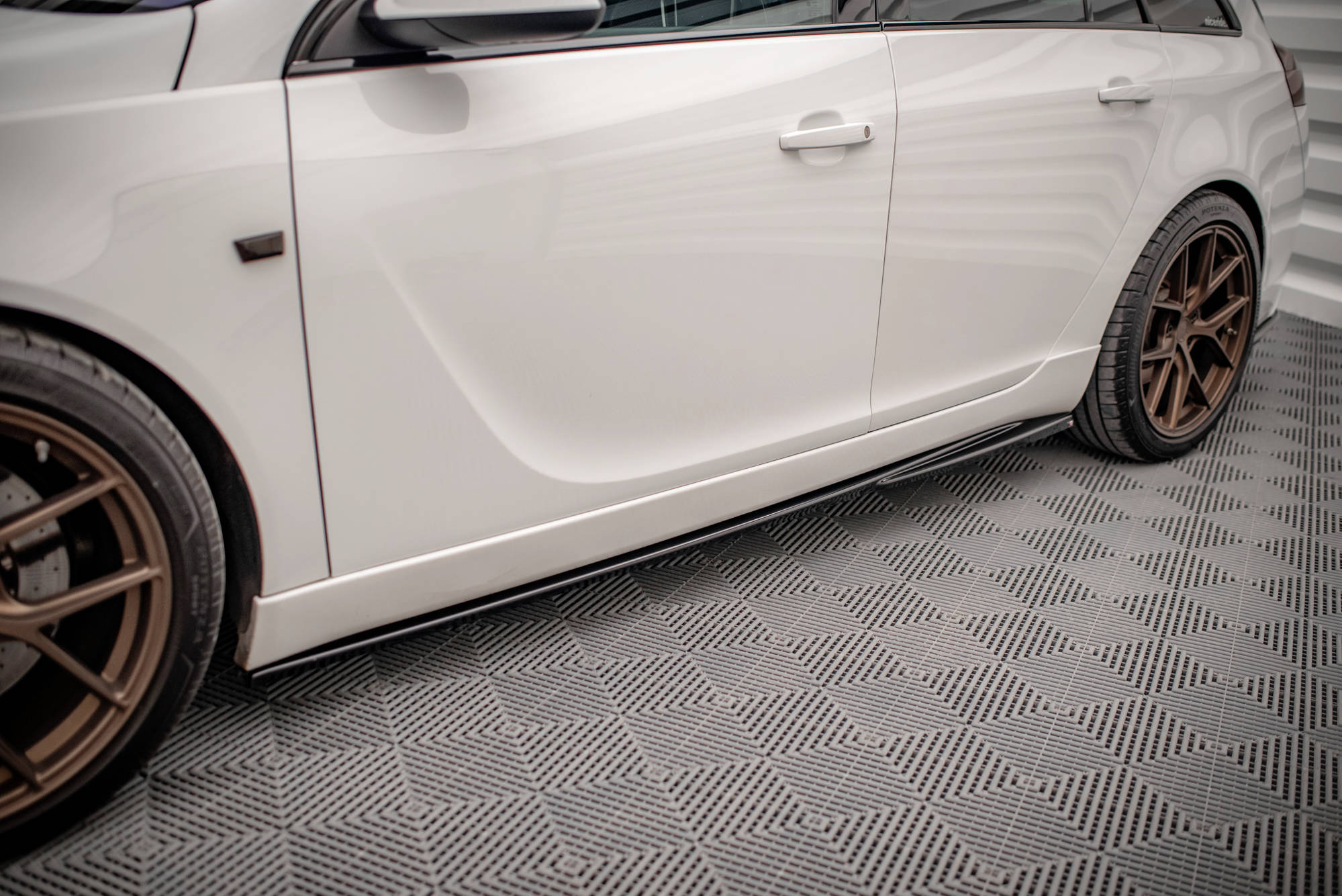 Sivuhameet hajottimet opel insignia mk. 1 OPC