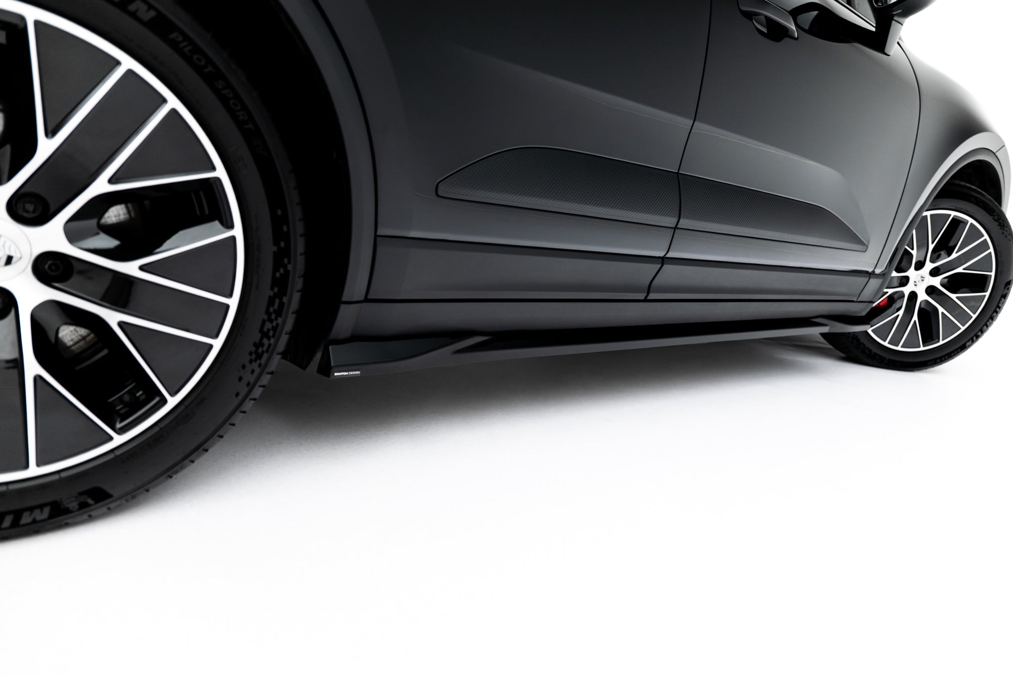 Sivuhelmat diffuusorit porsche macan ev mk1