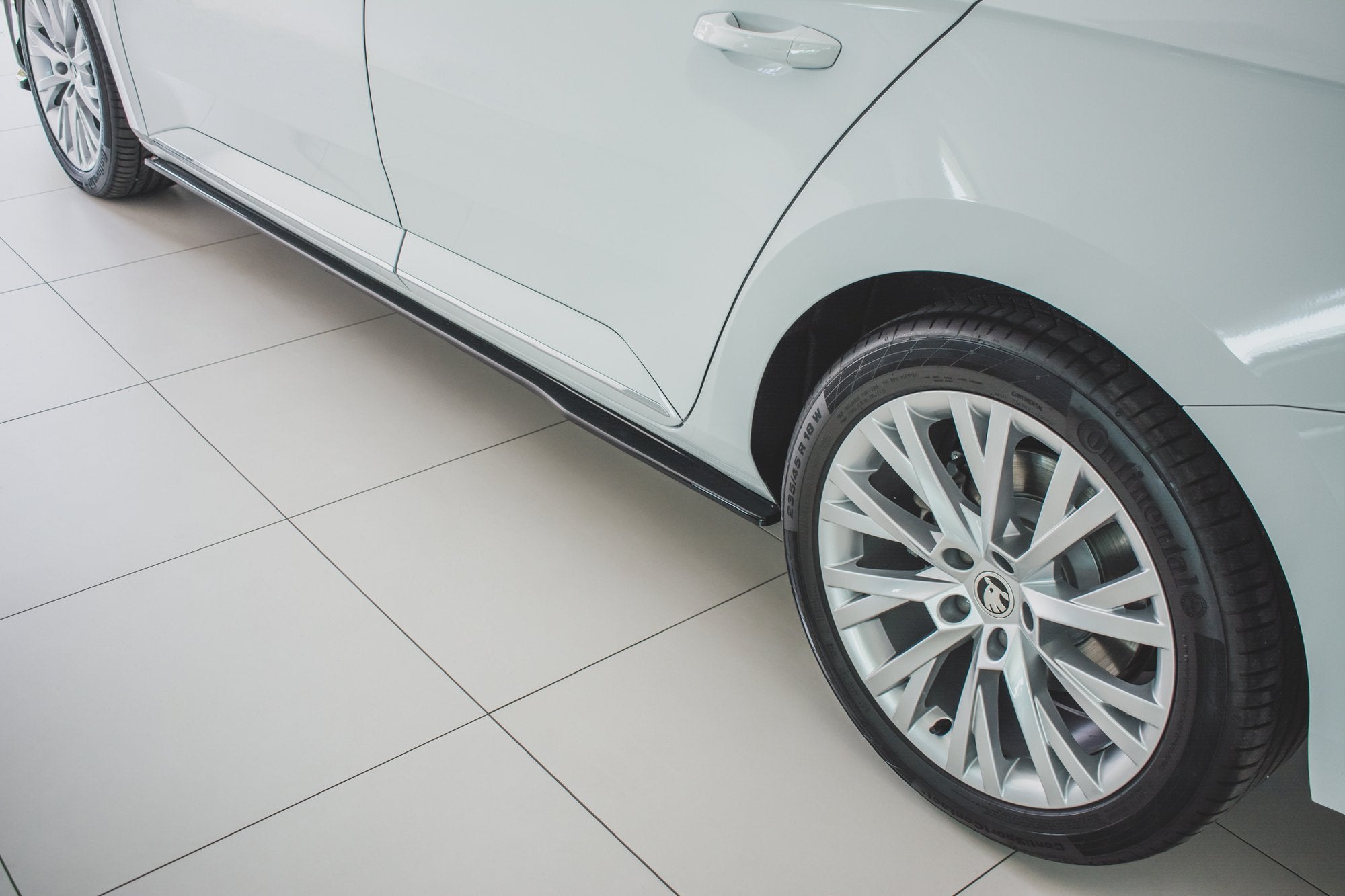 Sivuhameet hajottimet Skoda Superb Liftback / Combi Mk3 Facelift
