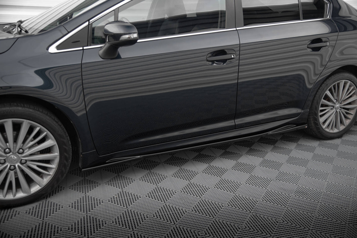 Side skirts diffusers toyota avensis mk3 facelift