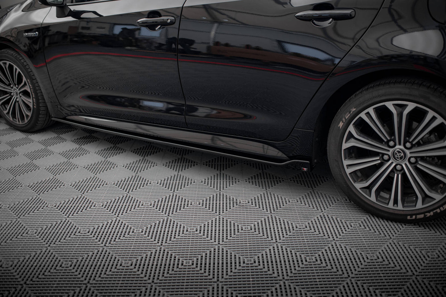 Side skirts diffusers toyota corolla xii hatchback