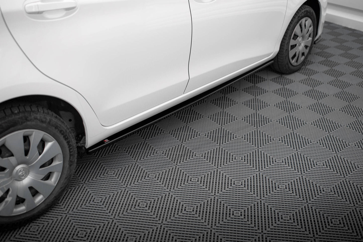 Side skirts diffusers toyota yaris mk3 facelift