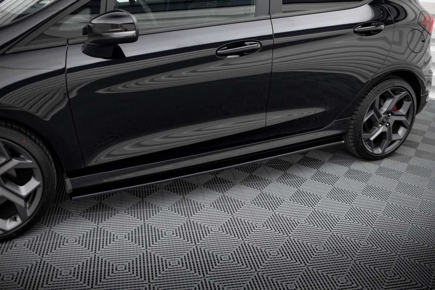 Side Skirts Diffusers v.1 Ford Fiesta MK8 ST / ST-LINE