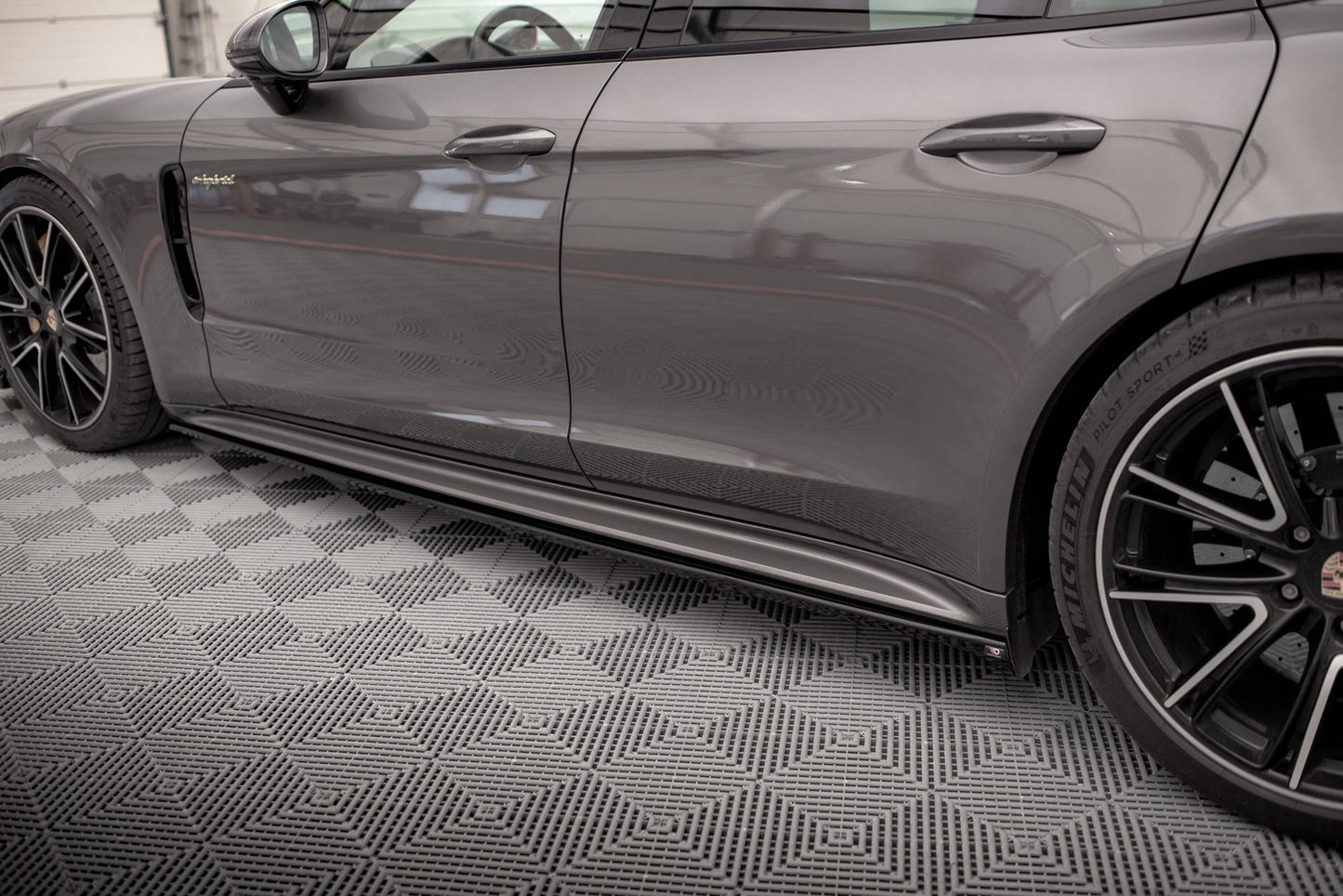 Side Skirts Diffusers v.1 Porsche Panamera Turbo's e-Hybrid / Panamera e-Hybrid 971