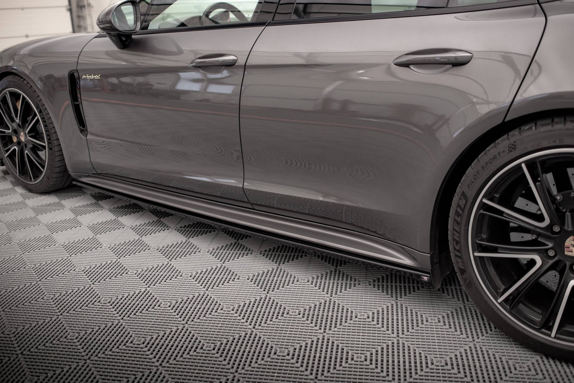 Side nederdele diffusorer v.1 Porsche Panamera Turbos e-hybrid / Panamera E-Hybrid 971