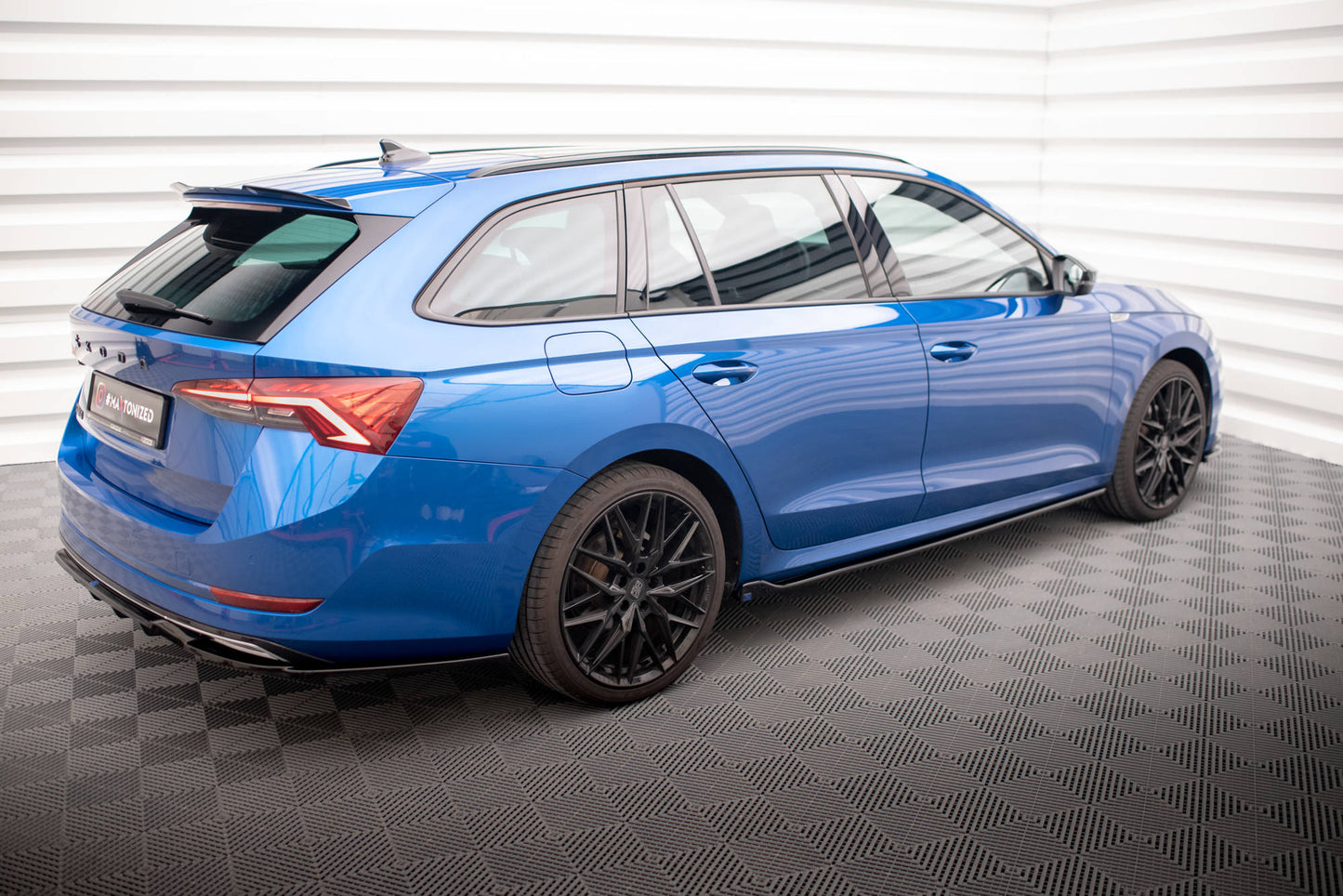 Side skirts diffusers v.1 skoda octavia mk4