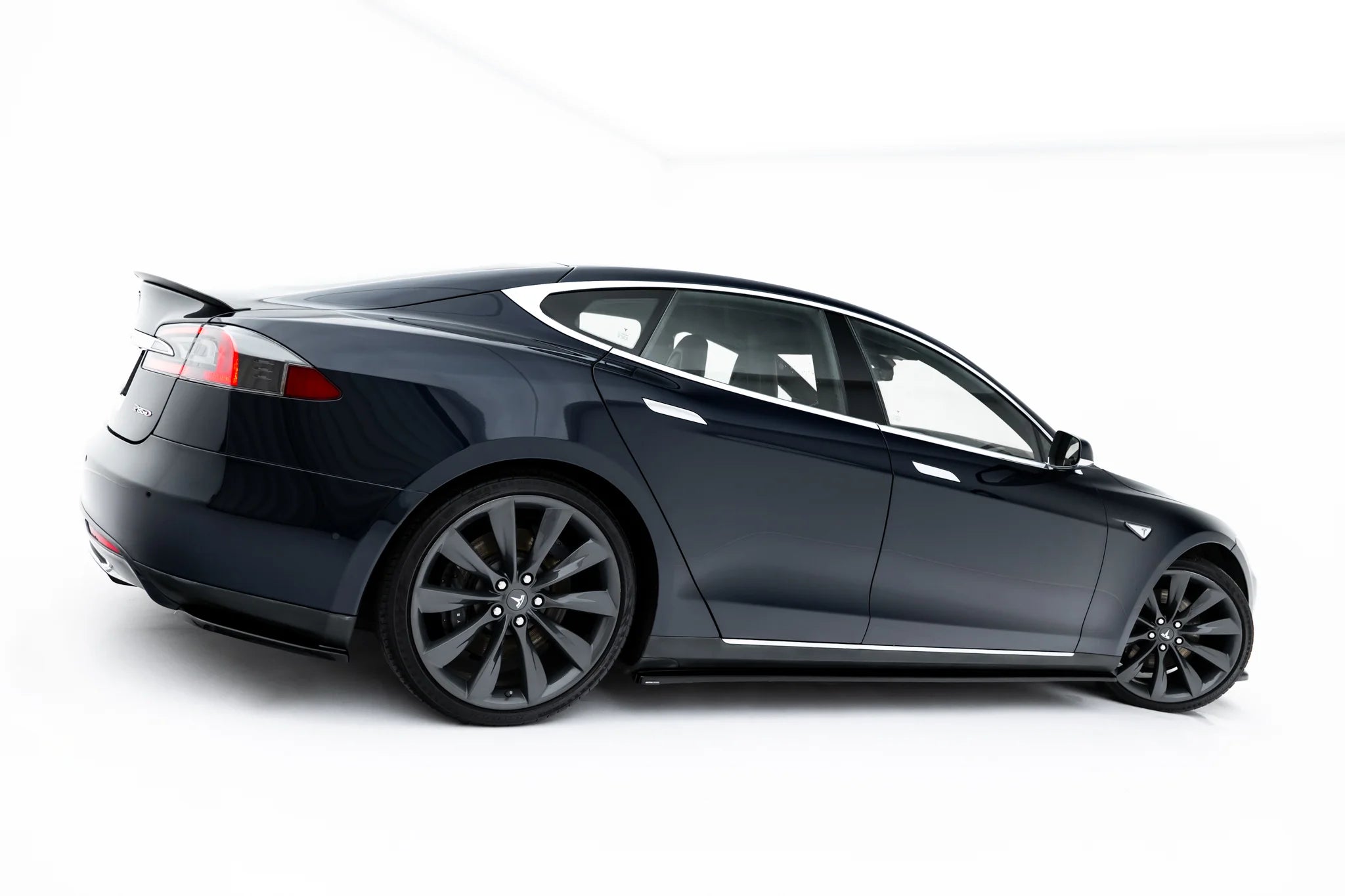 Side skirts diffusers v.1 tesla model s mk1