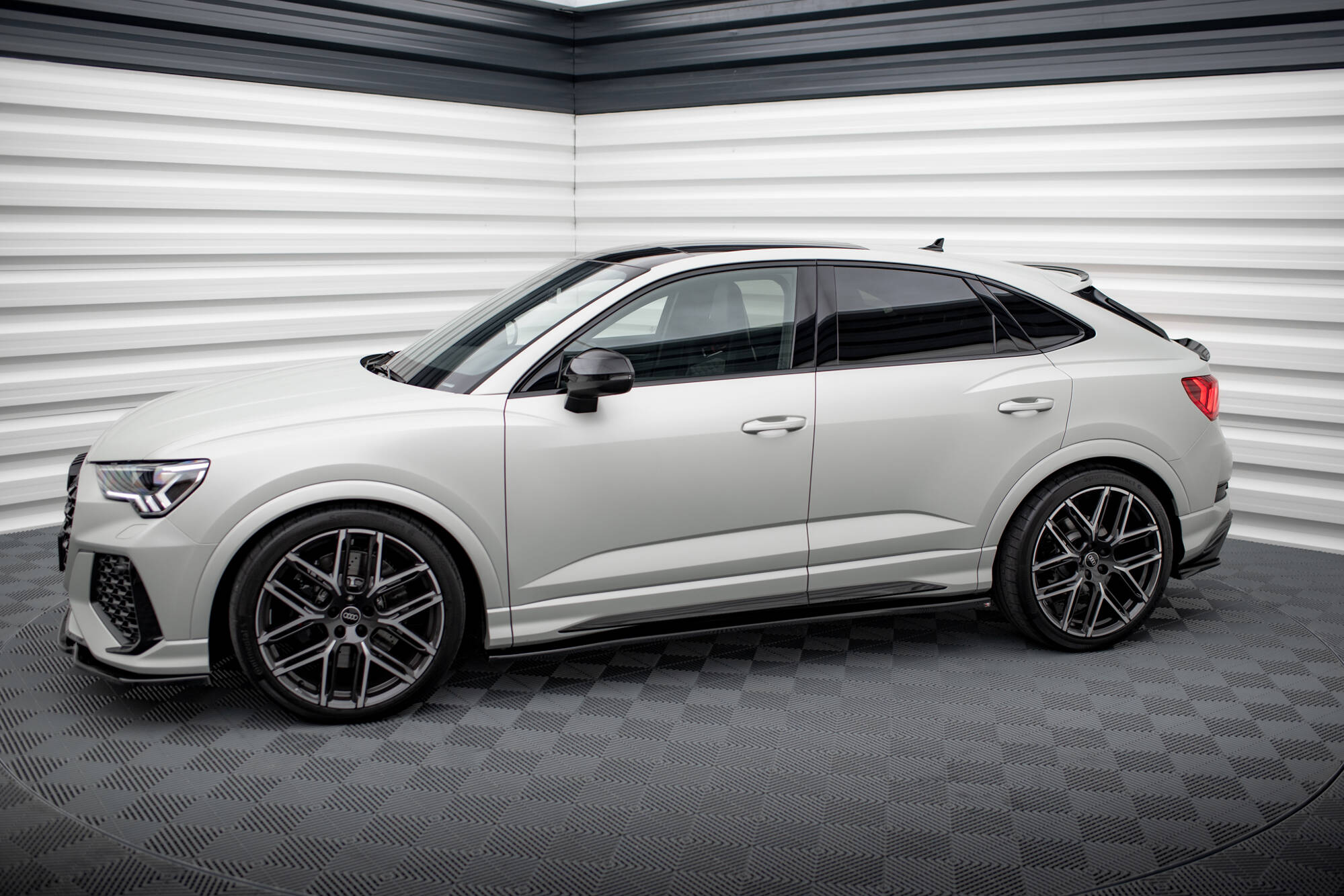 Side nederdele diffusorer v.2 Audi Q3 S-line / RSQ3 F3