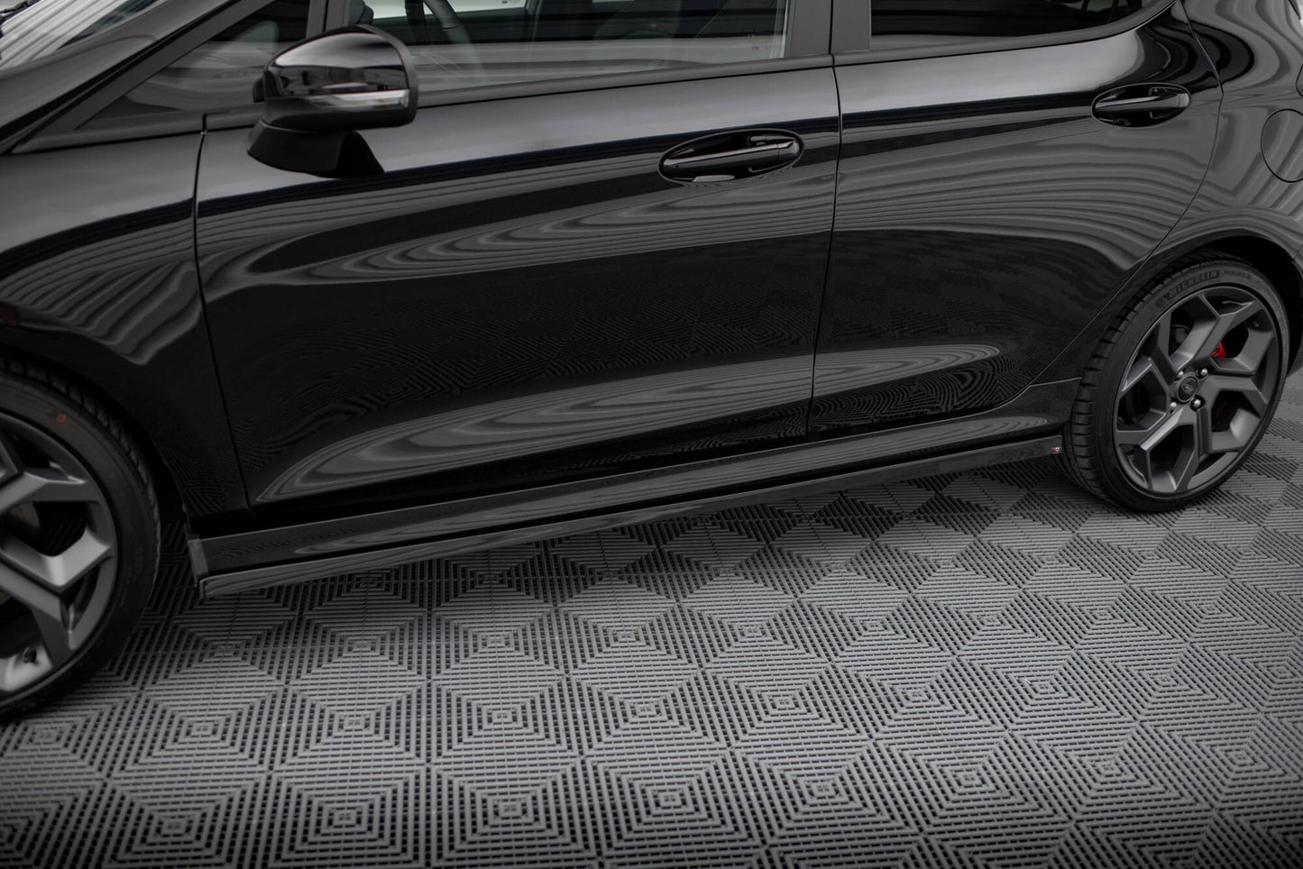 Side Skirts Diffusers v.2 Ford Fiesta MK8 ST / ST-LINE