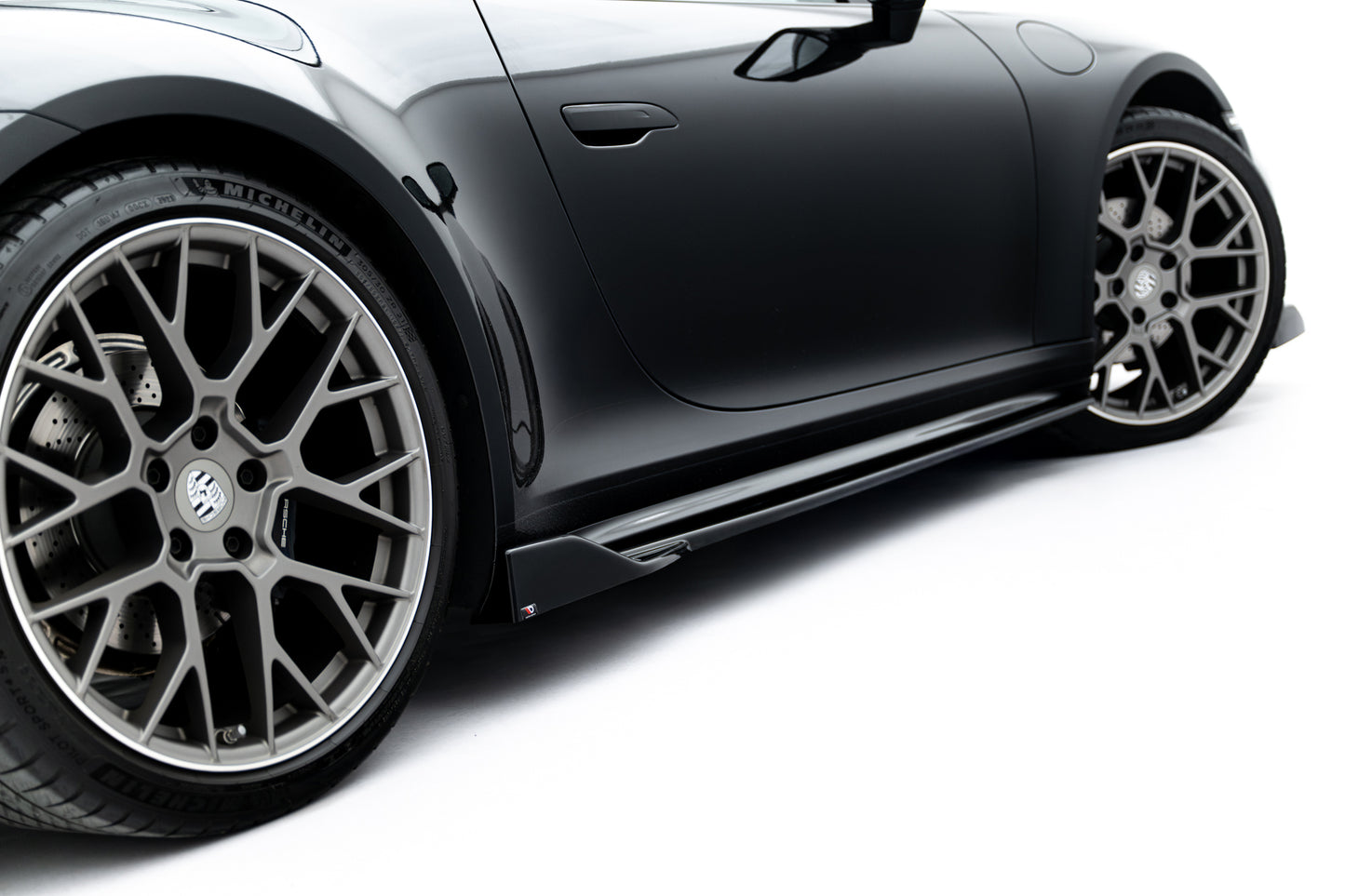 Side skirts diffusers v.2 porsche 911 carrera sport design 992