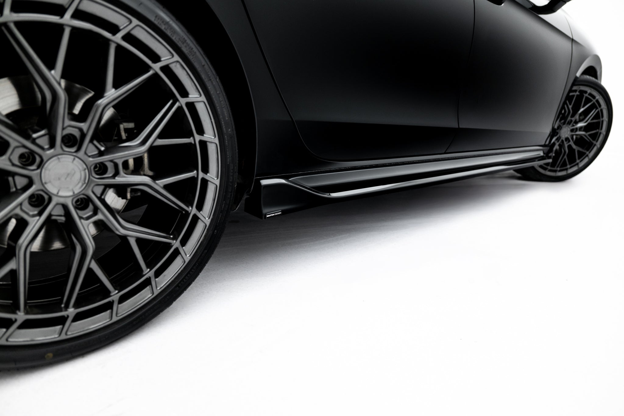 Sivuhelmat diffuusorit v.2 Skoda Superb Sportline mk4