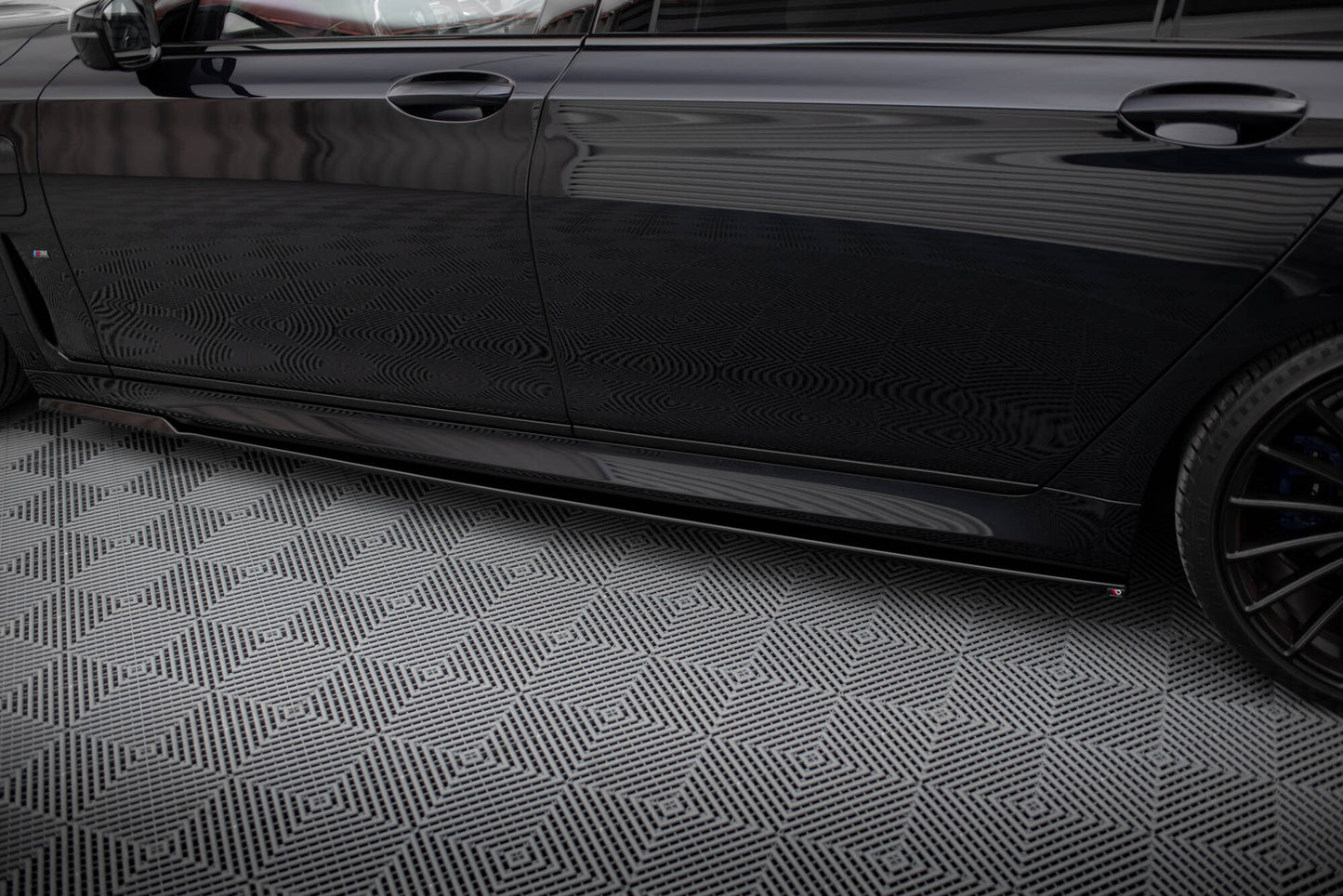Side skirts diffusers v.2  for bmw 7 long m-pack g12