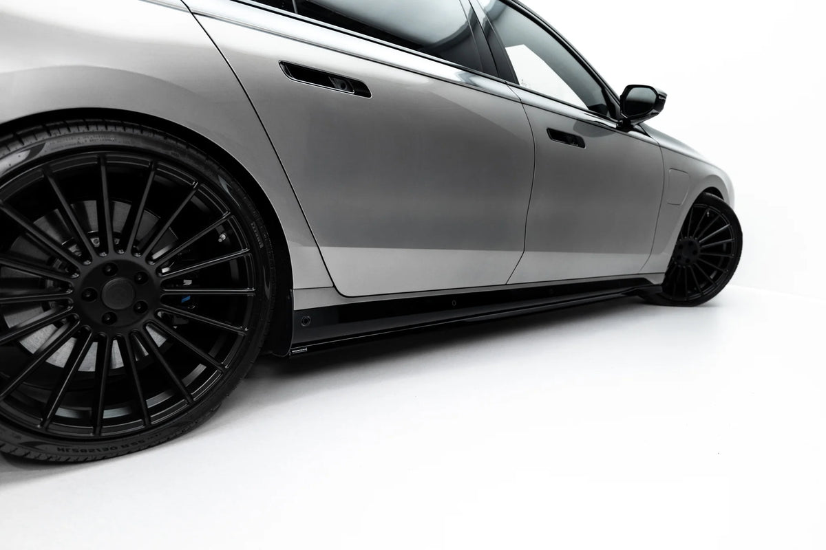 Side skirts diffusers v.2  suitable for bmw m760e g70