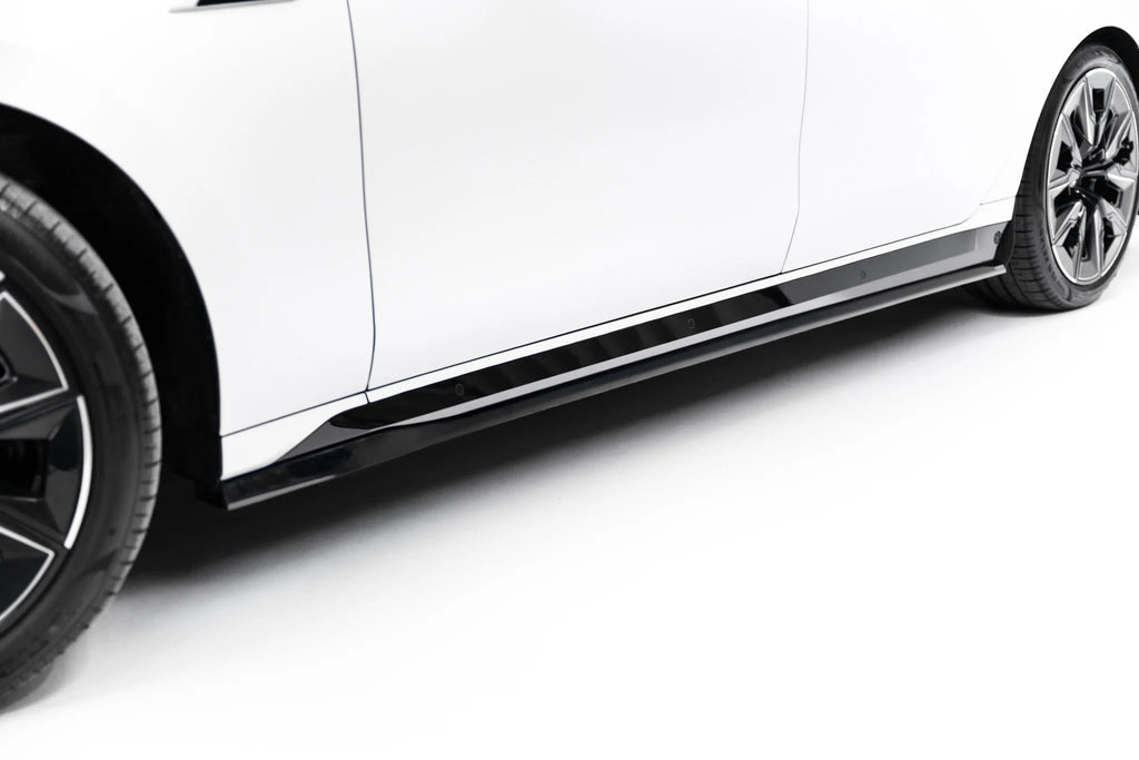 Side skirts diffusers v.2  suitable for bmw i7 e-drive50 m-pack / i7 x-drive60 m-pack / i7 m70 xdrive m-pack g70