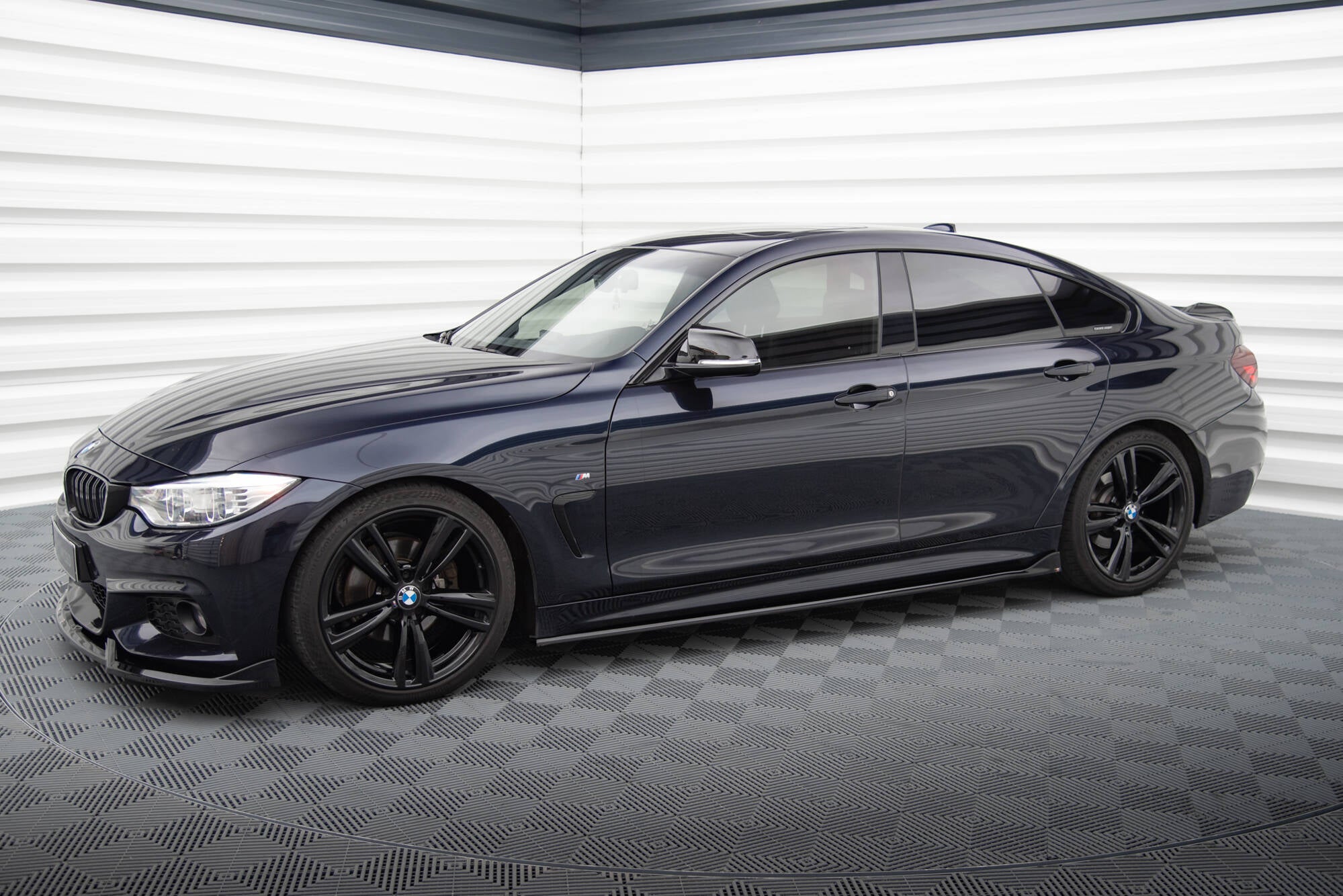Side skirts diffusers v.3 bmw 4 coupe / gran coupe / cabrio m-pack f32 / f36 / f33