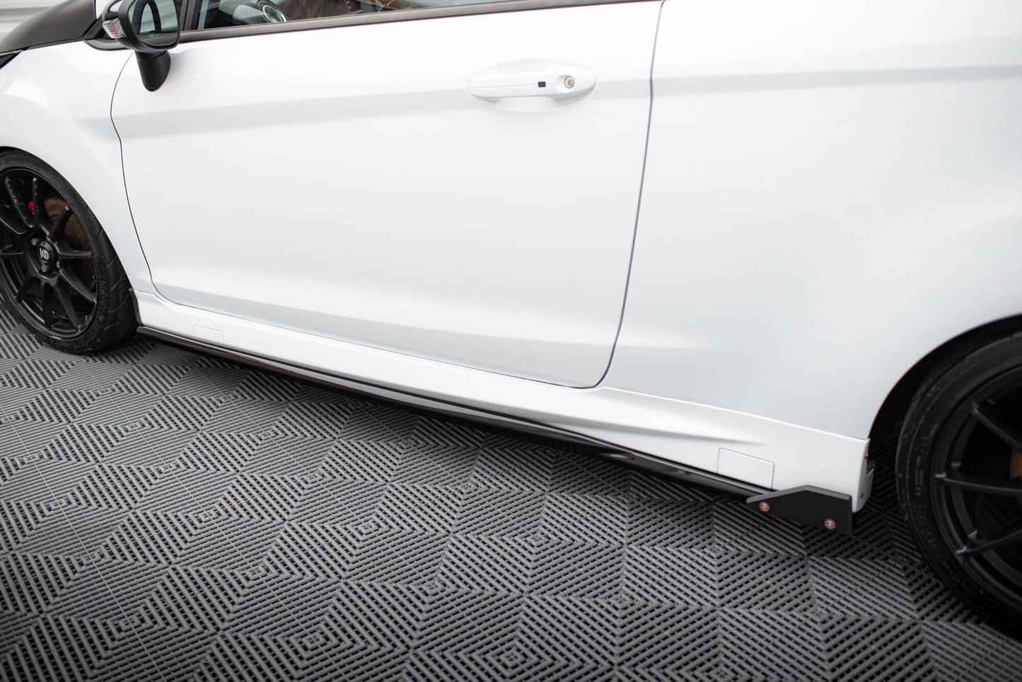 Side skirts diffusers v.4 + flaps ford fiesta st / st-line mk7