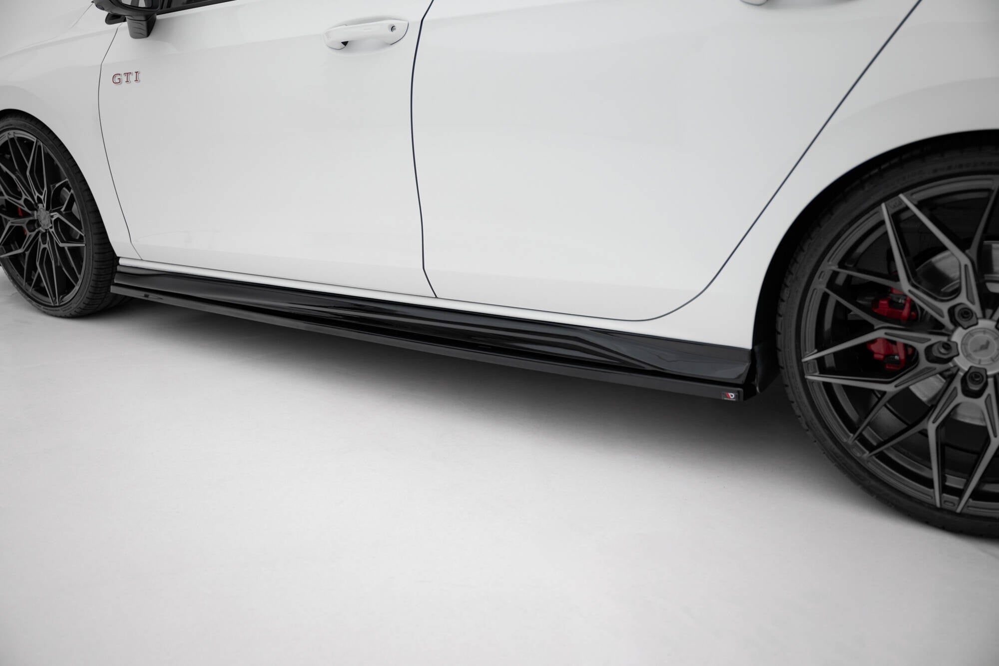Side skirts diffusers v.4 volkswagen golf gti / gte / gti clubsport / gtd / r-line mk8