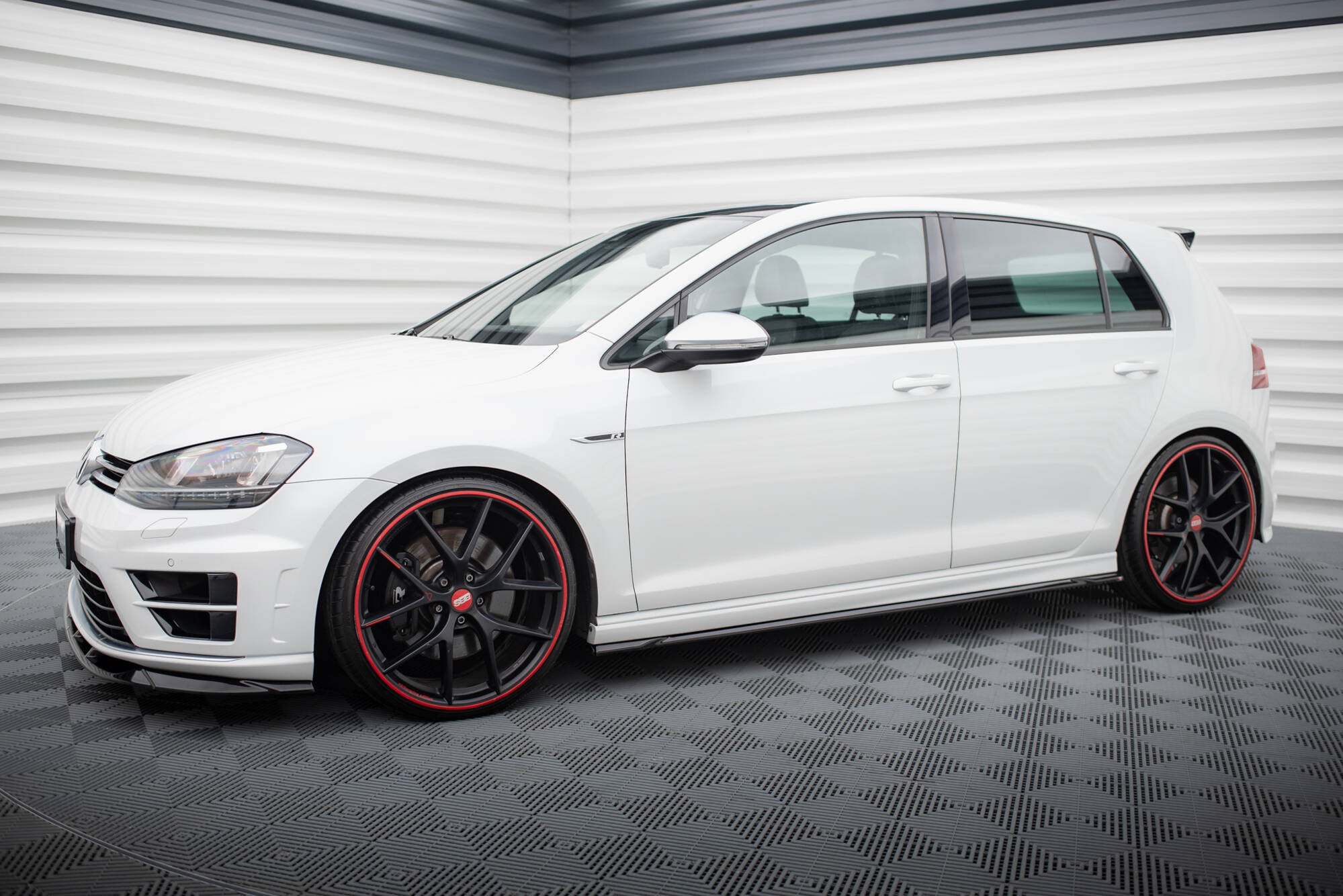 Sivuhameet hajottimet V.4 Volkswagen Golf R / R-Line MK7