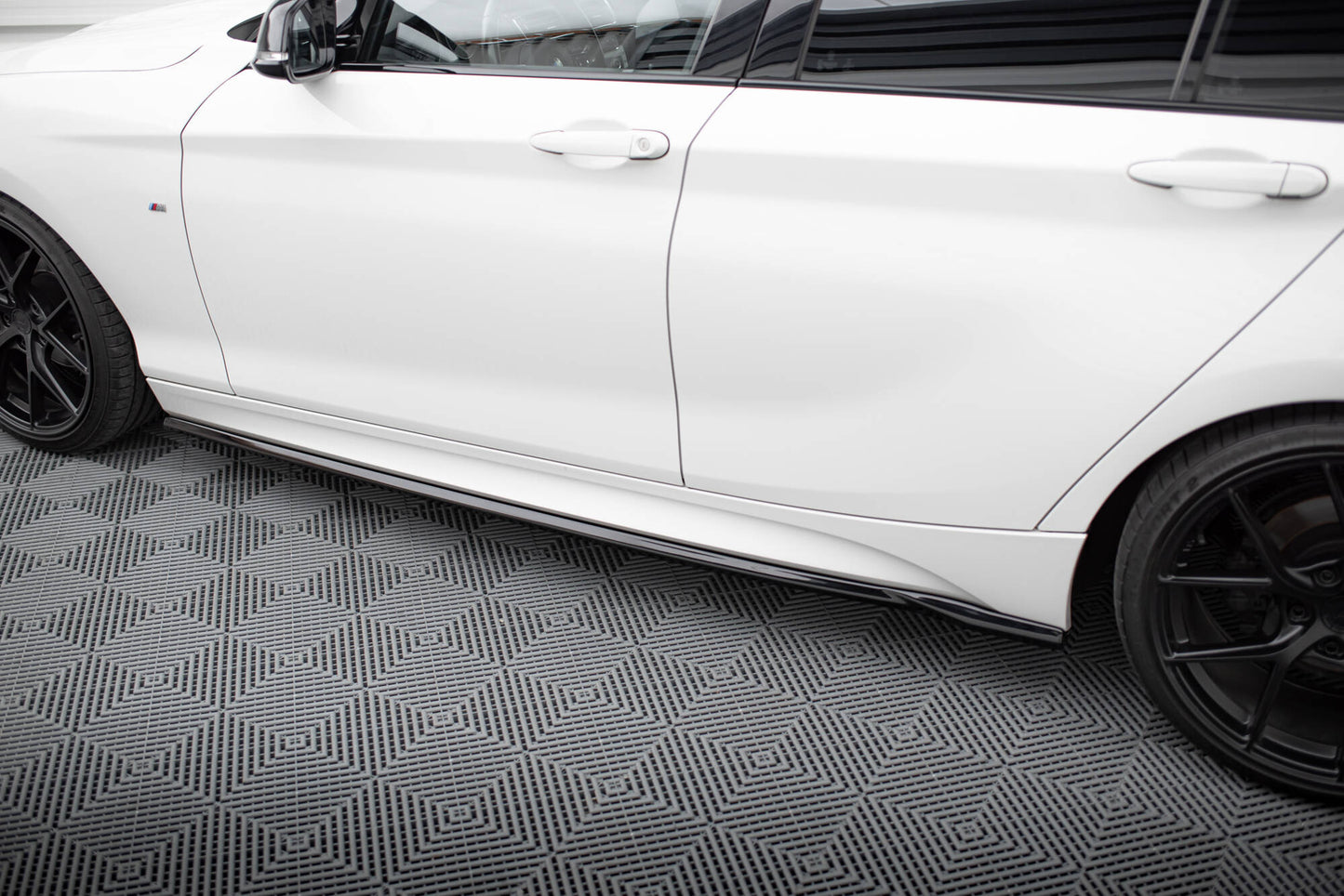 Side skirts diffusers v.5 bmw 1 m-pack / m140i f20 facelift