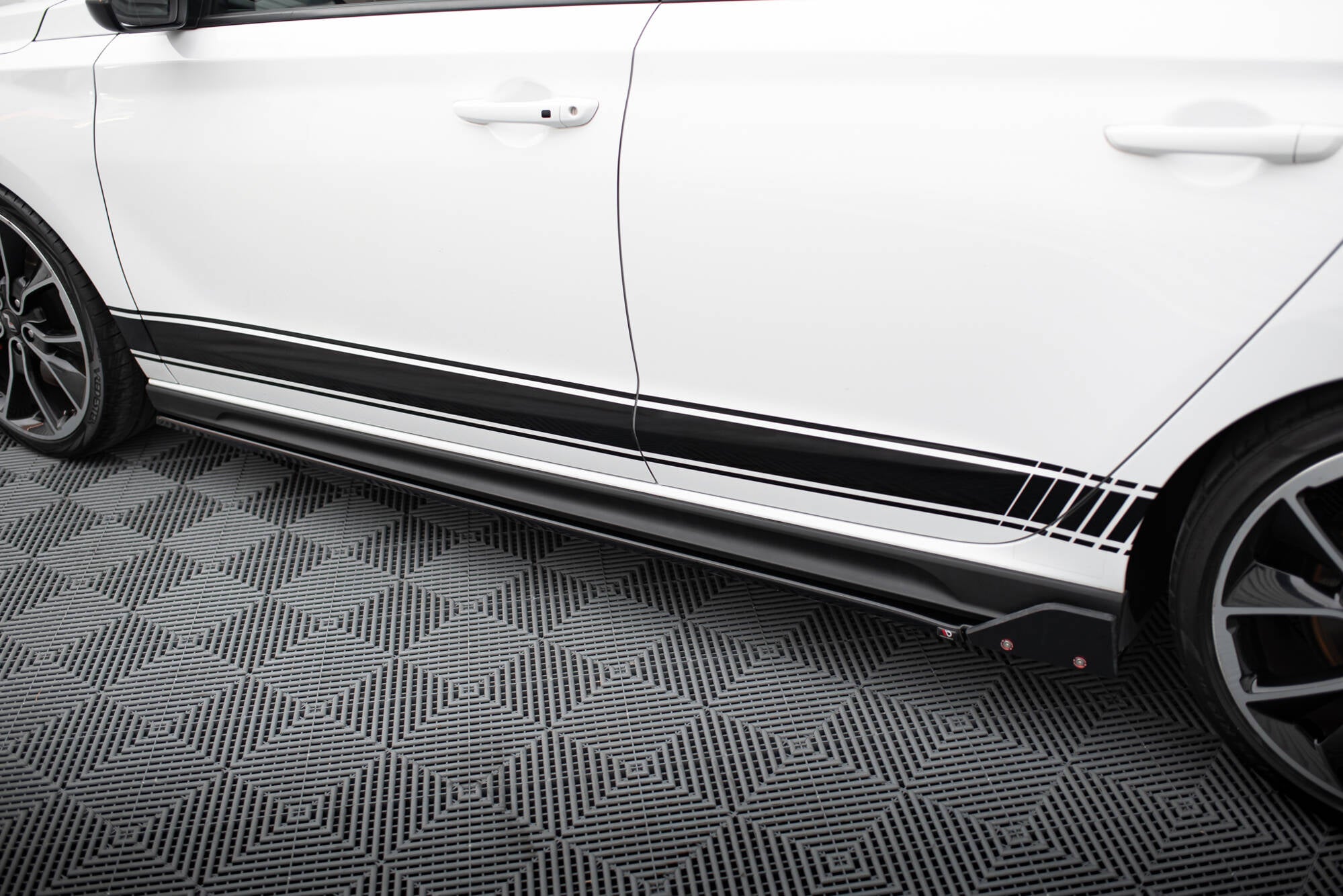 Side nederdele diffusorer v.5 + flapper Hyundai i30 N Mk3 / Mk3 FL Hatchback / Fastback