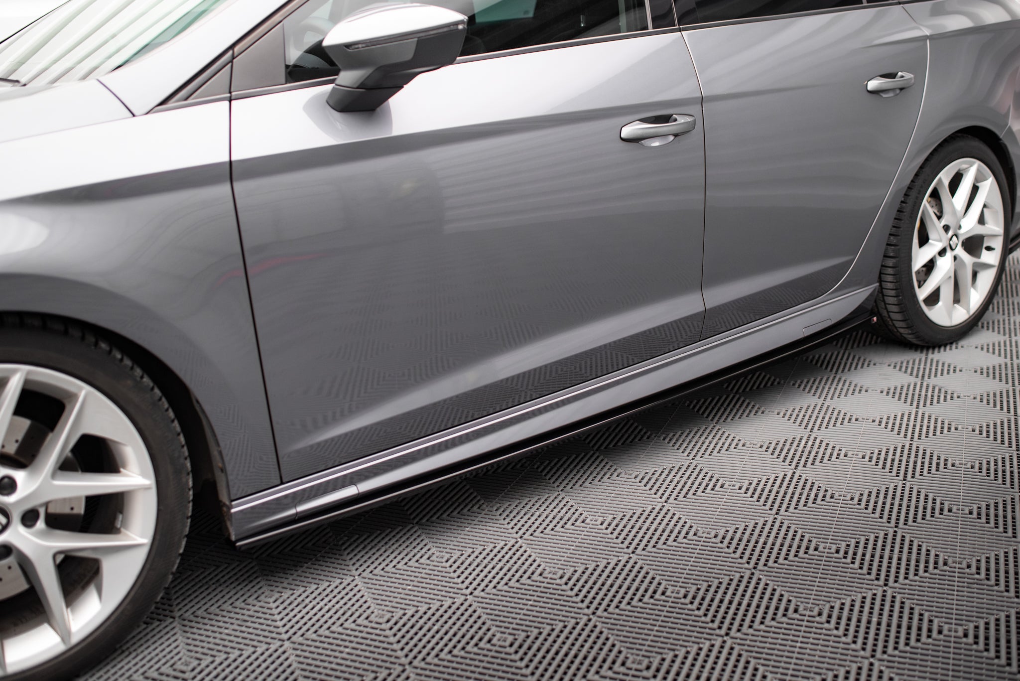 Sivuhelmat diffuusorit v.5 seat leon cupra / fr / standard mk3 / mk3 facelift