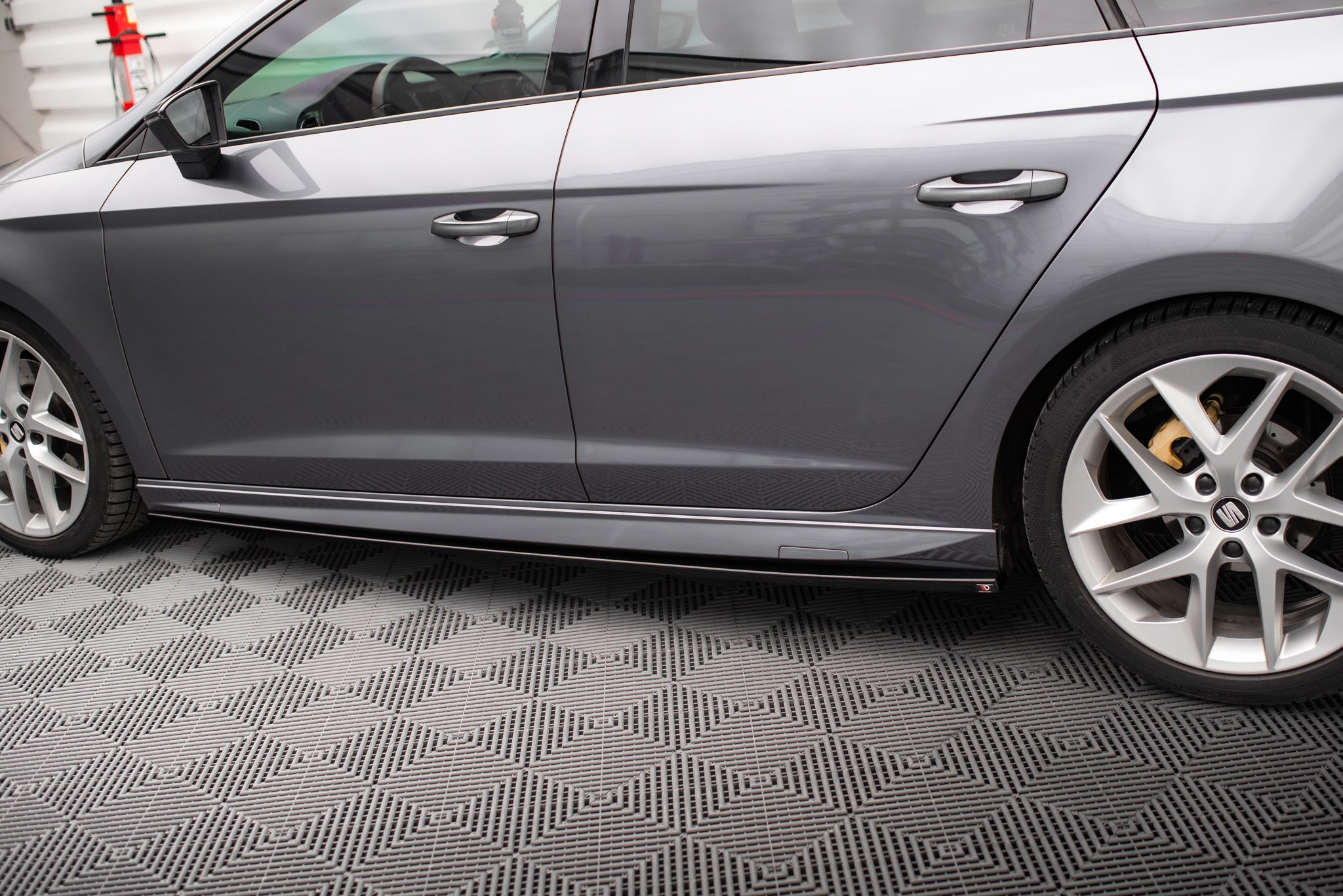 Sivuhelmat diffuusorit v.5 seat leon cupra / fr / standard mk3 / mk3 facelift