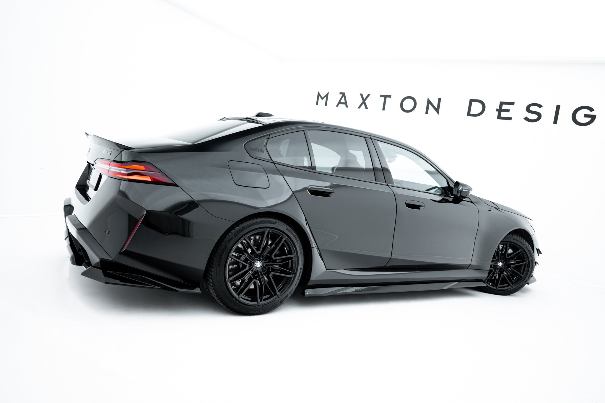 Sivuhelmat diffuusorit bmw m5 sedan / touring g90