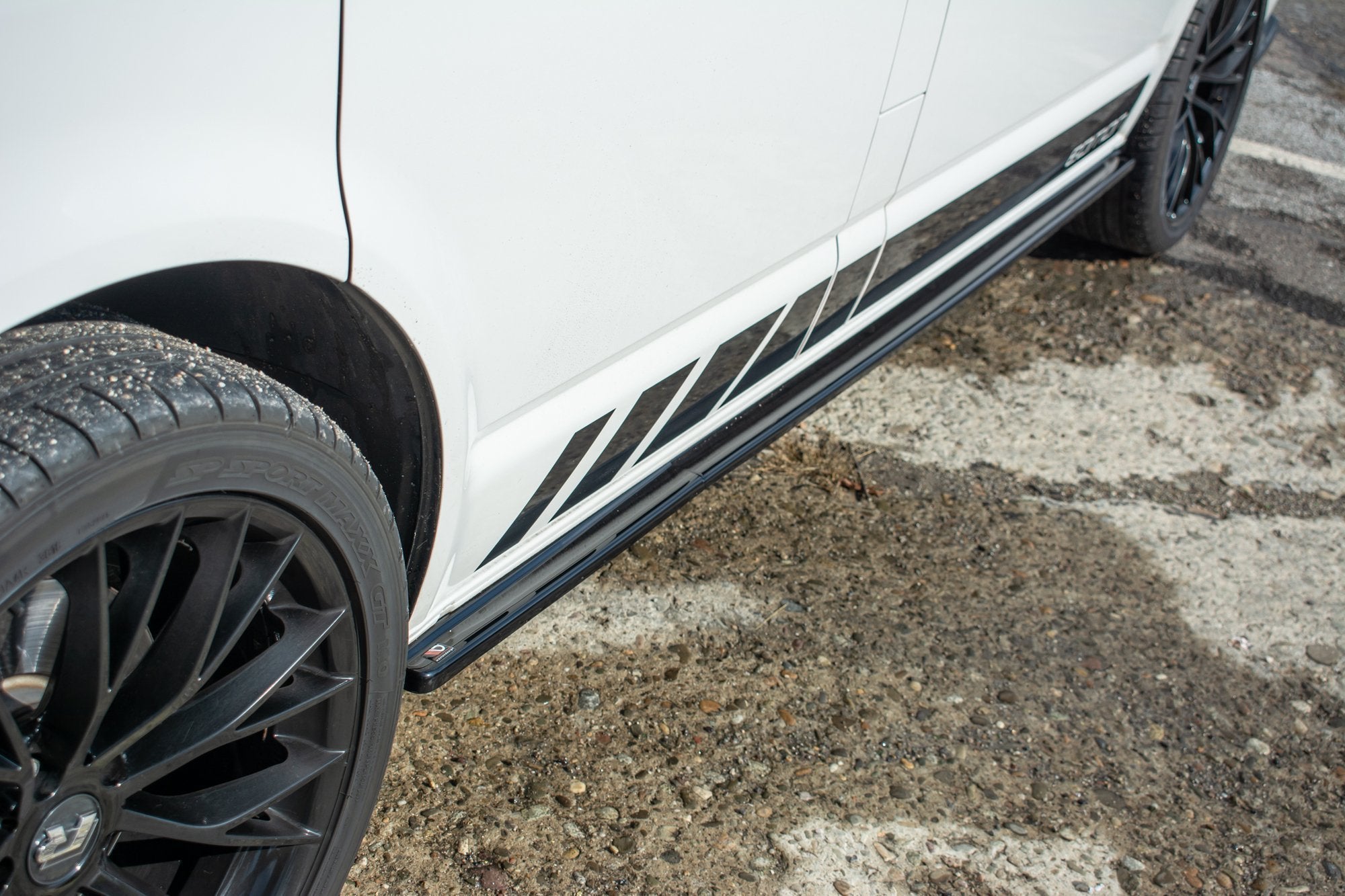 Side skirts diffusers volkswagen t6