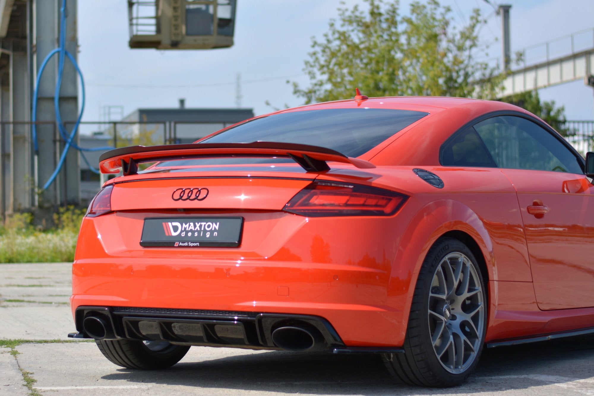 Spoiler cap audi tt rs 8s