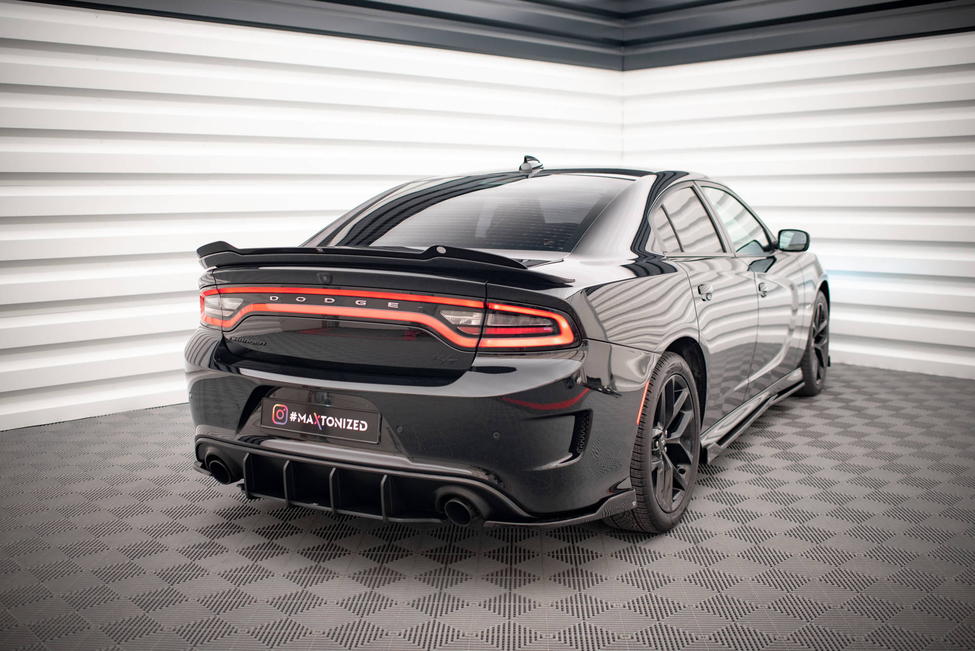 Spoiler cap dodge charger srt mk7 facelift