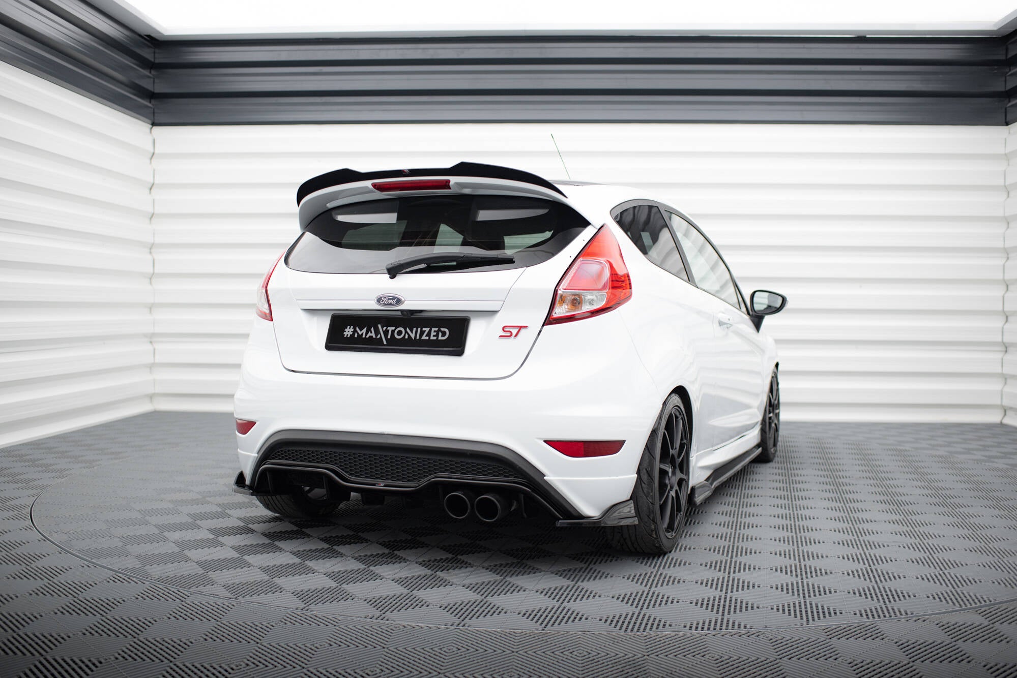 Spoilerin korkki Ford Fiesta St Mk7 Fl