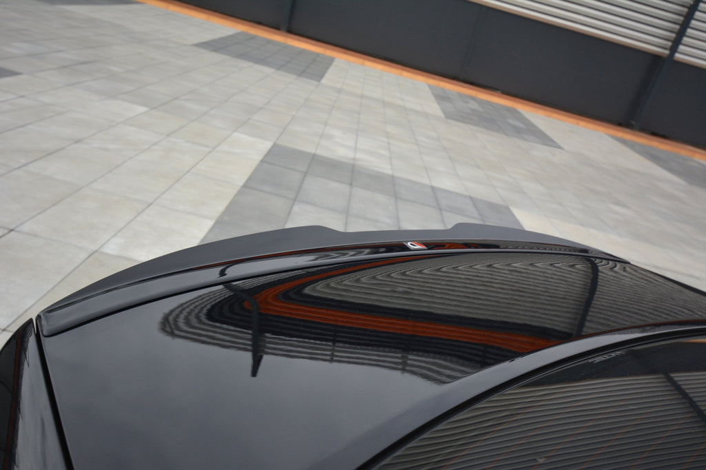 Spoileri Cap Honda Accord Mk8. (Cu -sarja) Sitten esipuhe