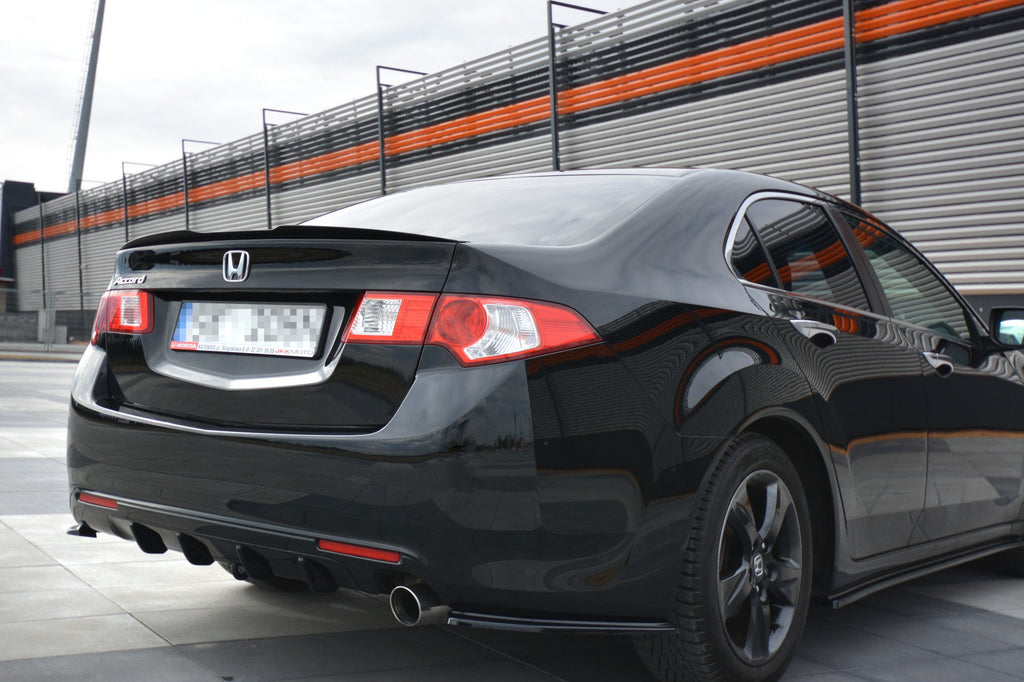 Spoileri Cap Honda Accord Mk8. (Cu -sarja) Sitten esipuhe