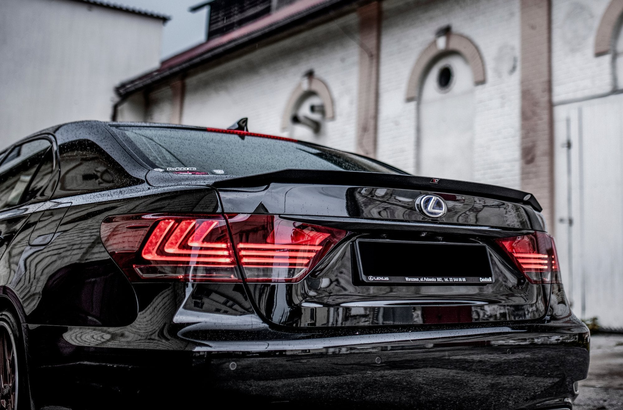 Spoiler Cap Lexus LS MK4 Facelift