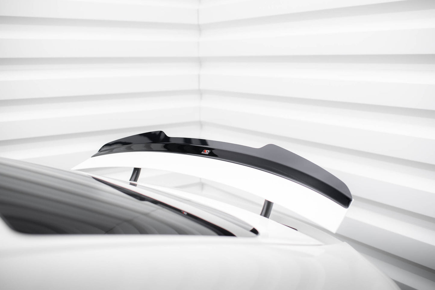 Spoilerin korkki Mercedes-AMG GT 53 /43 V8 -paketti 4-ovikoru