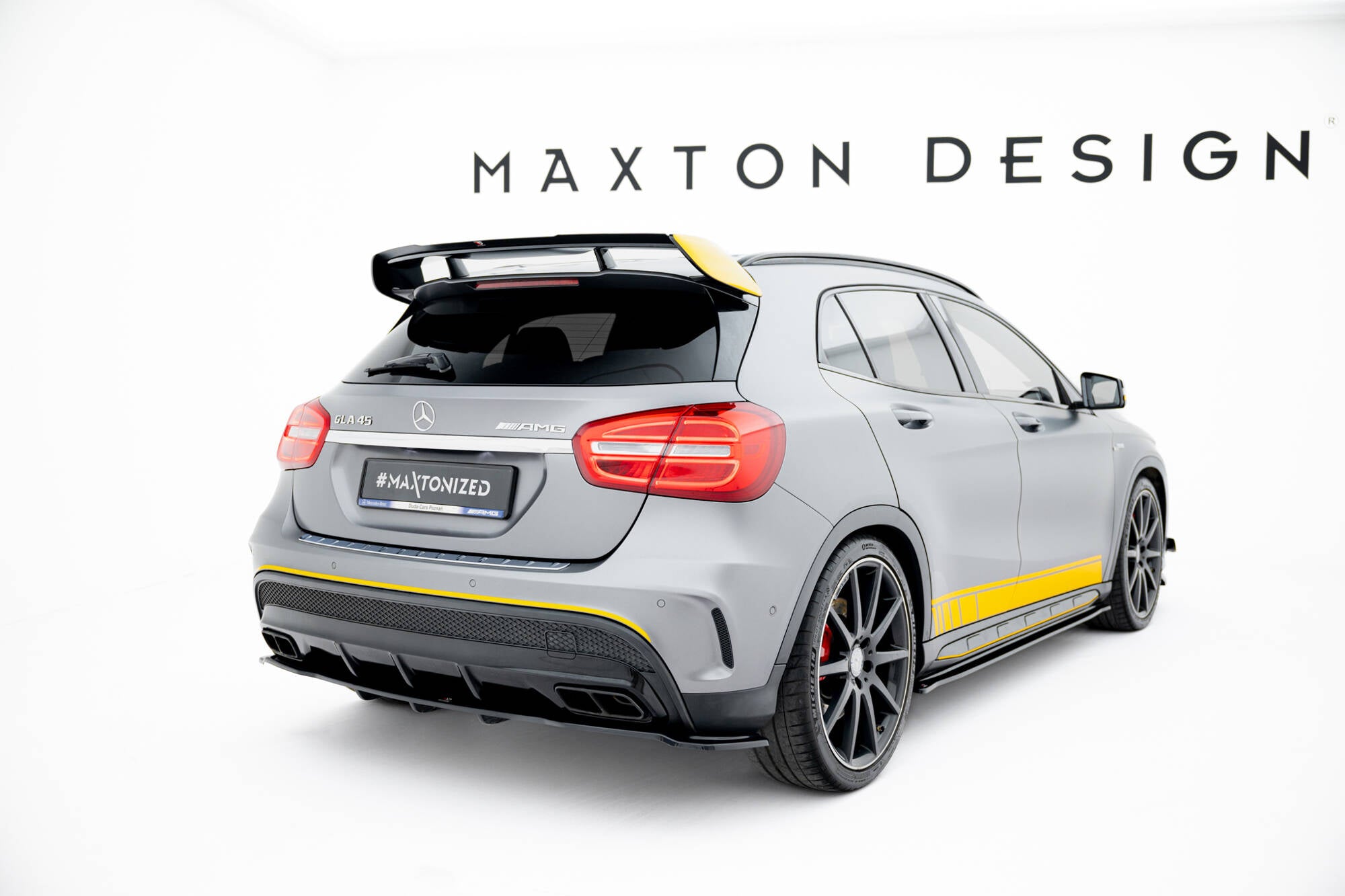 Spoiler cap mercedes-benz gla 45 amg