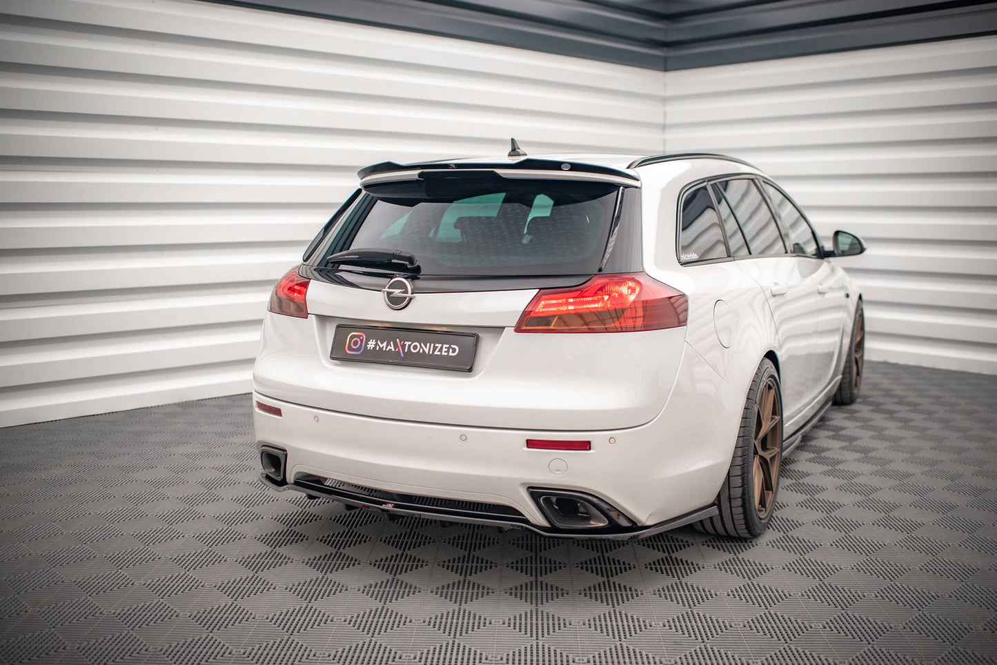 Spoiler cap opel insignia opc sports tourer mk1