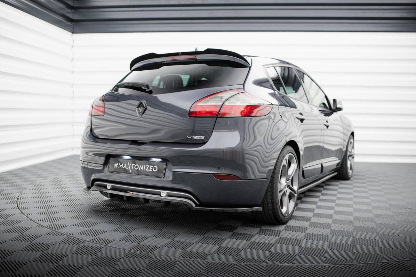 Spoiler cap renault megane gt mk3 facelift