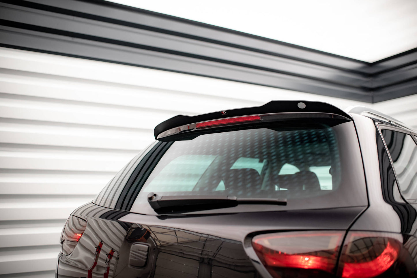 Spoiler cap seat exeo st