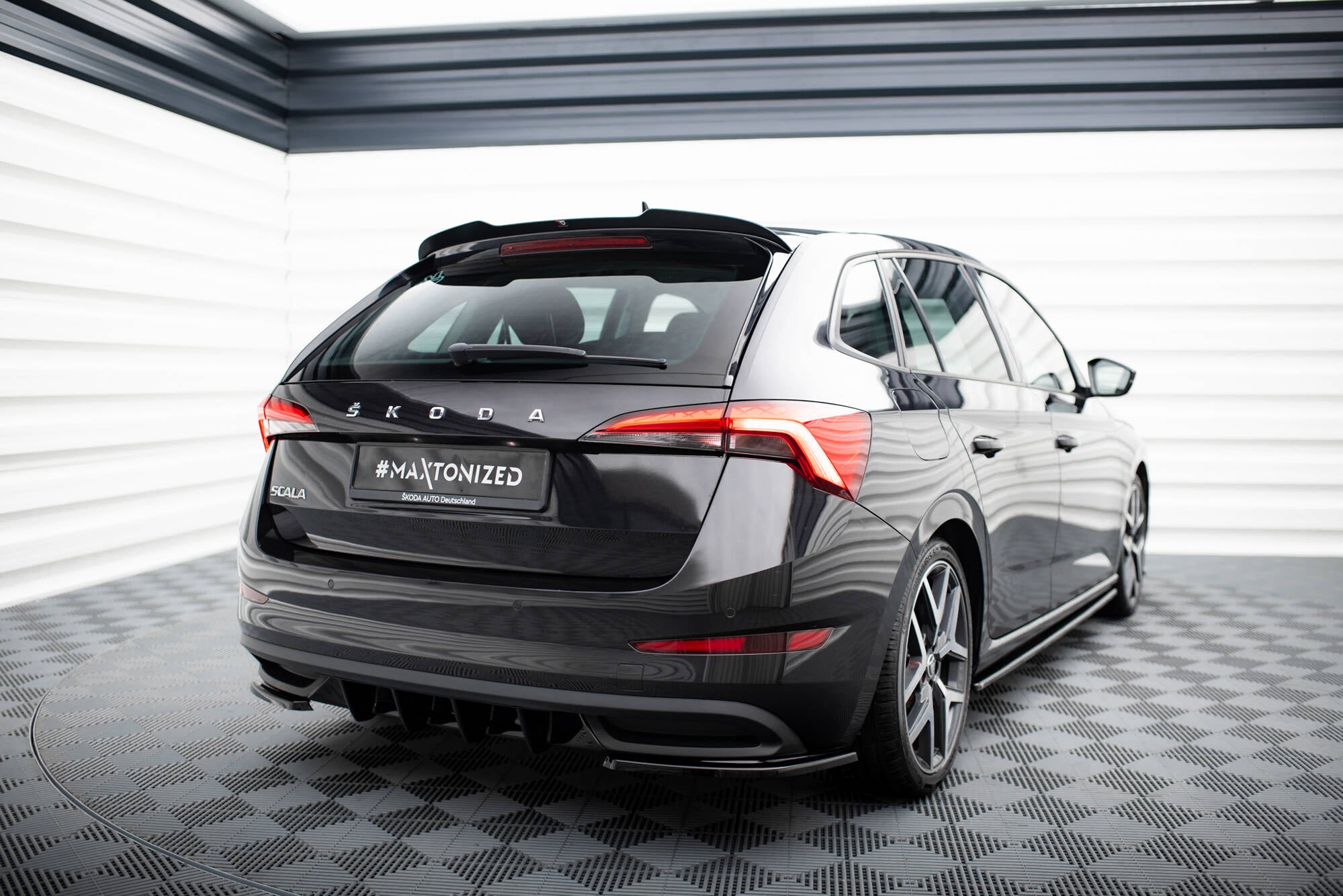 Spoileri korkki Skoda Scala