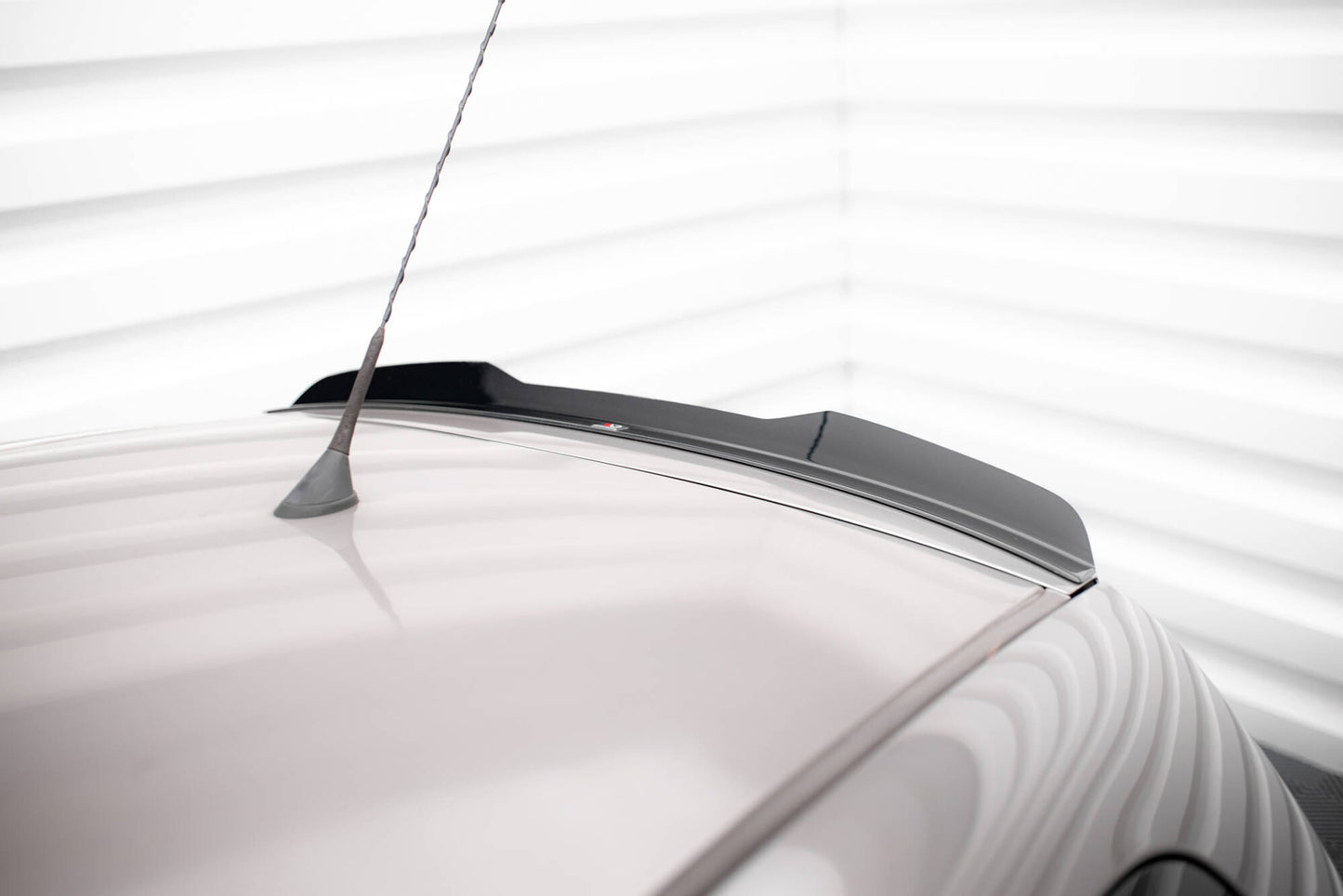 Spoiler cap toyota yaris t-sport mk1 facelift