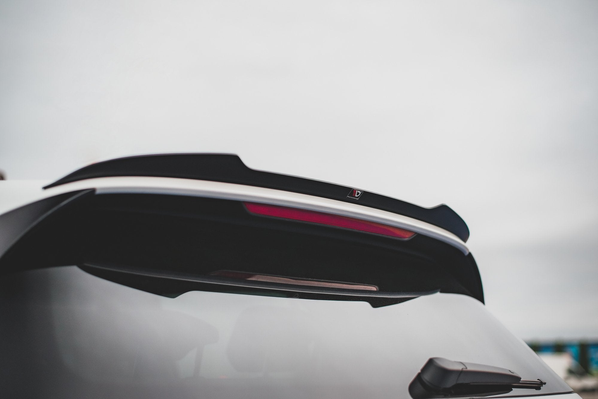 Spoiler cap v.1 volkswagen golf gti / gte / gtd / r-line / r mk8