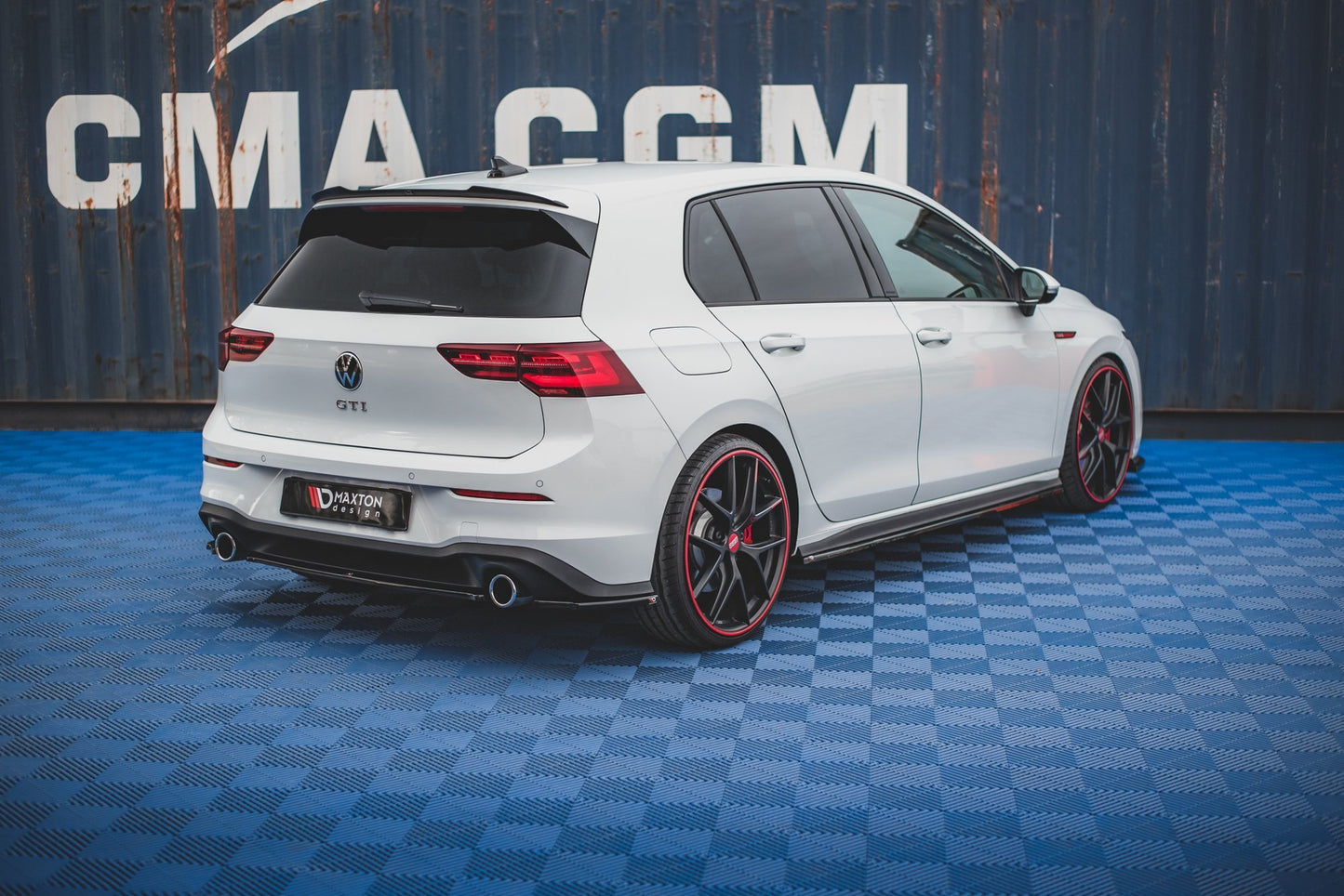 Spoilerin korkki V.1 Volkswagen Golf GTI / GTE / GTD / R-LINE / R MK8