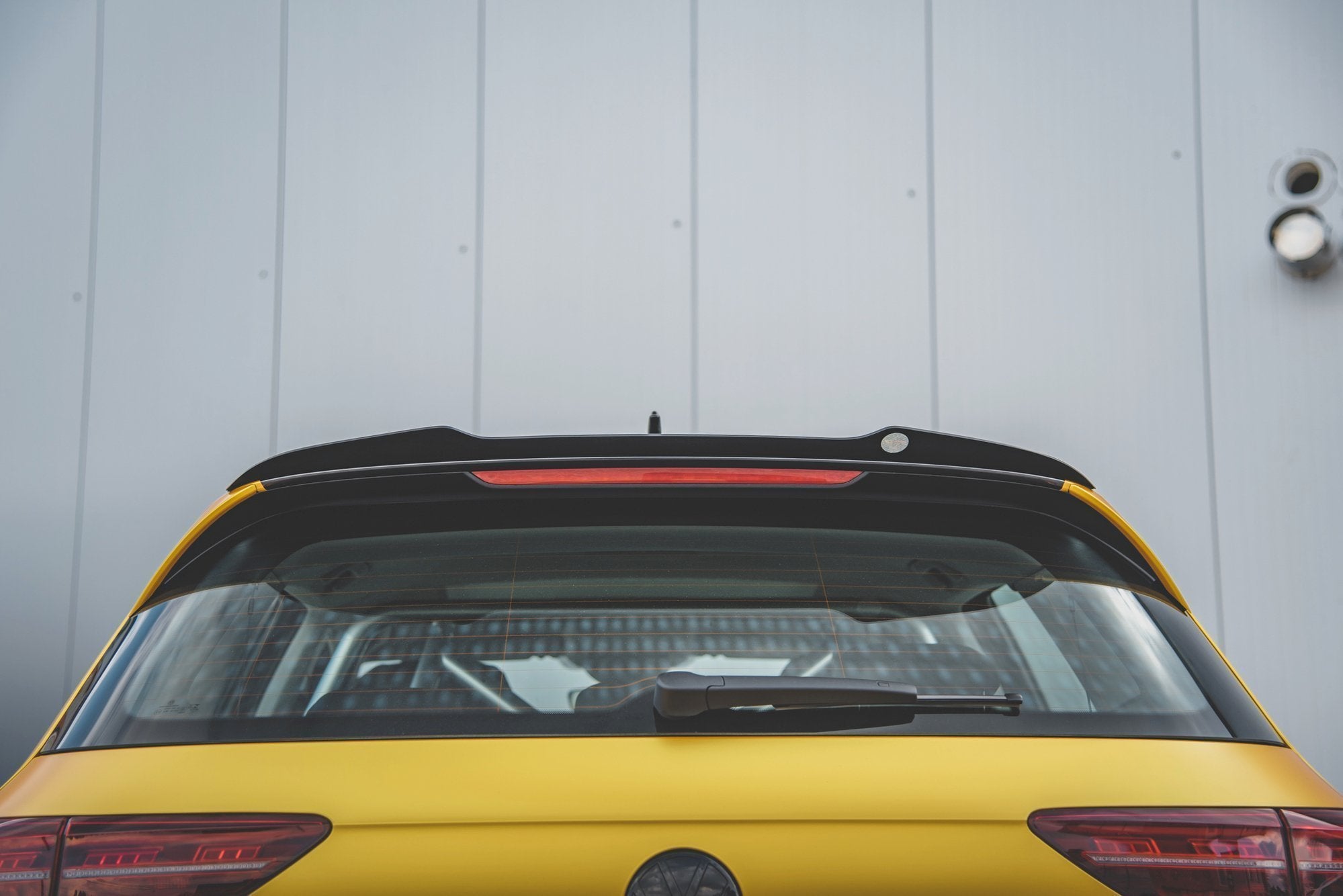 Spoilerin korkki v.1 Volkswagen Golf MK8
