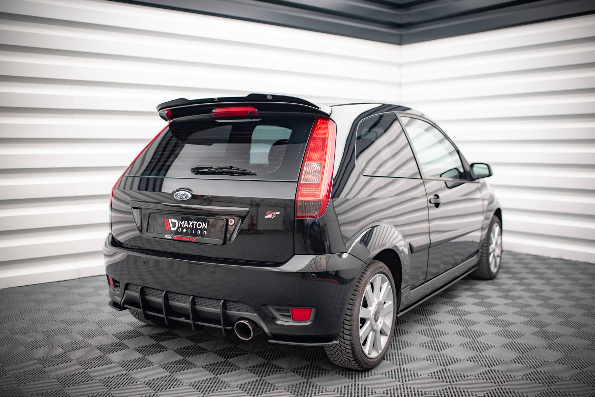 Spoilerin korkki v.2 Ford Fiesta St Mk6