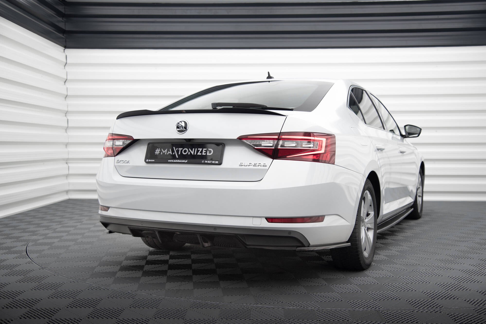Spoilerin korkki v.2 Skoda Superb Liftback MK3 / MK3 Facelift