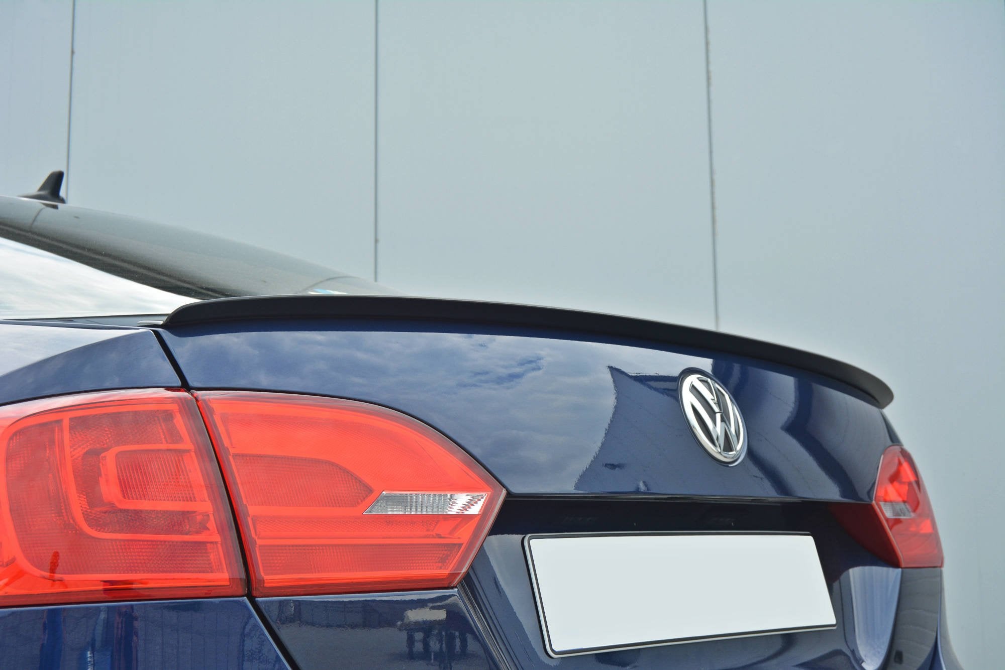 Spoileri Cap Volkswagen Jetta MK6 Esipuheen jälkeen