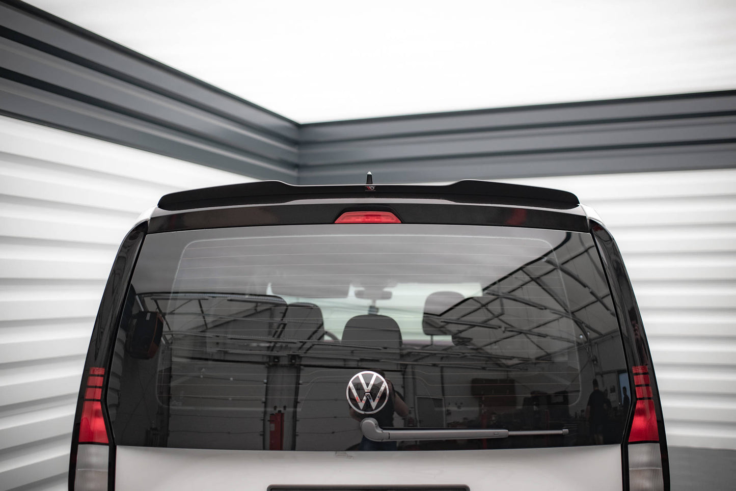 Spoiler cap volkswagen caddy mk5
