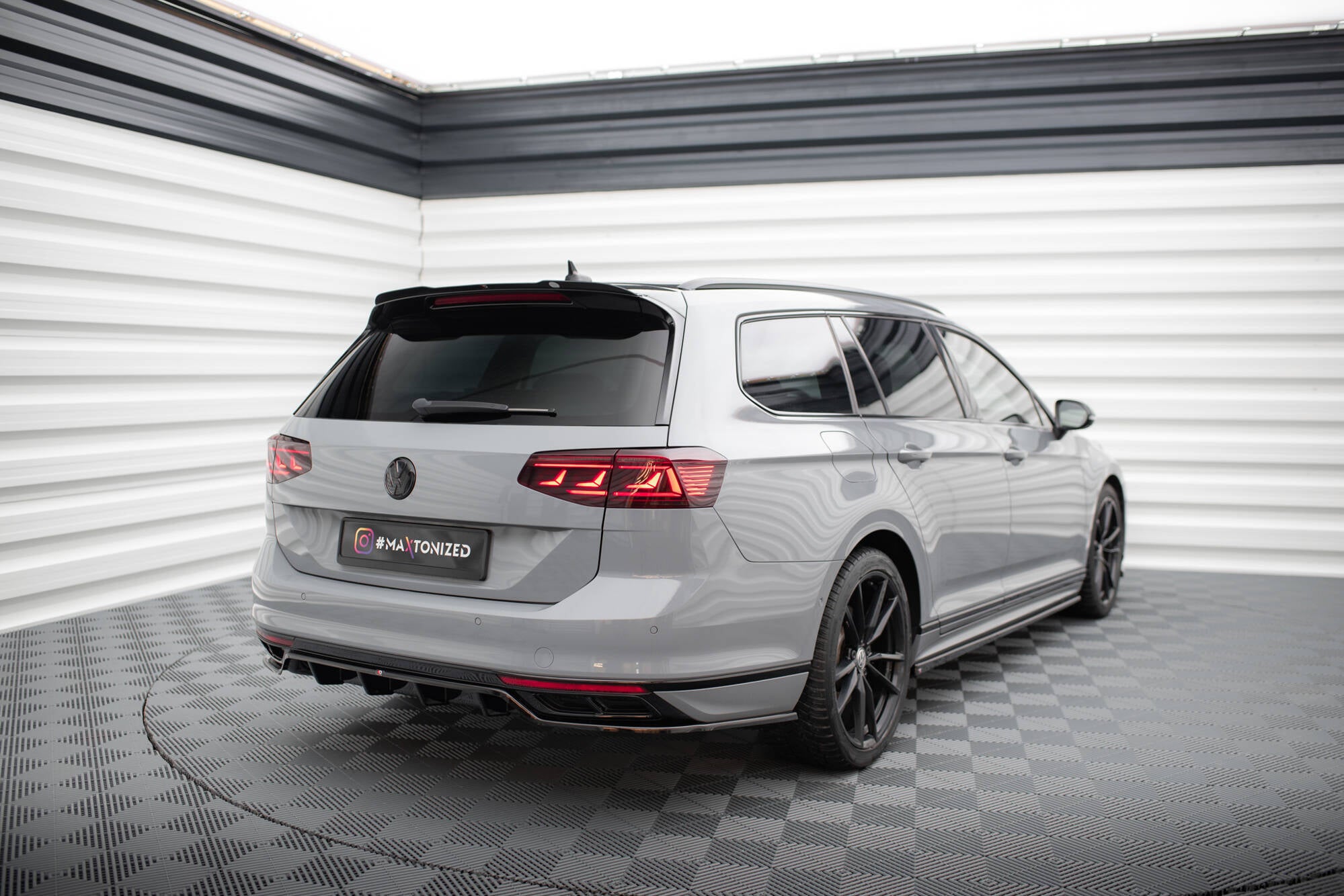 Spoileri Cap Volkswagen Passat R-linja B8
