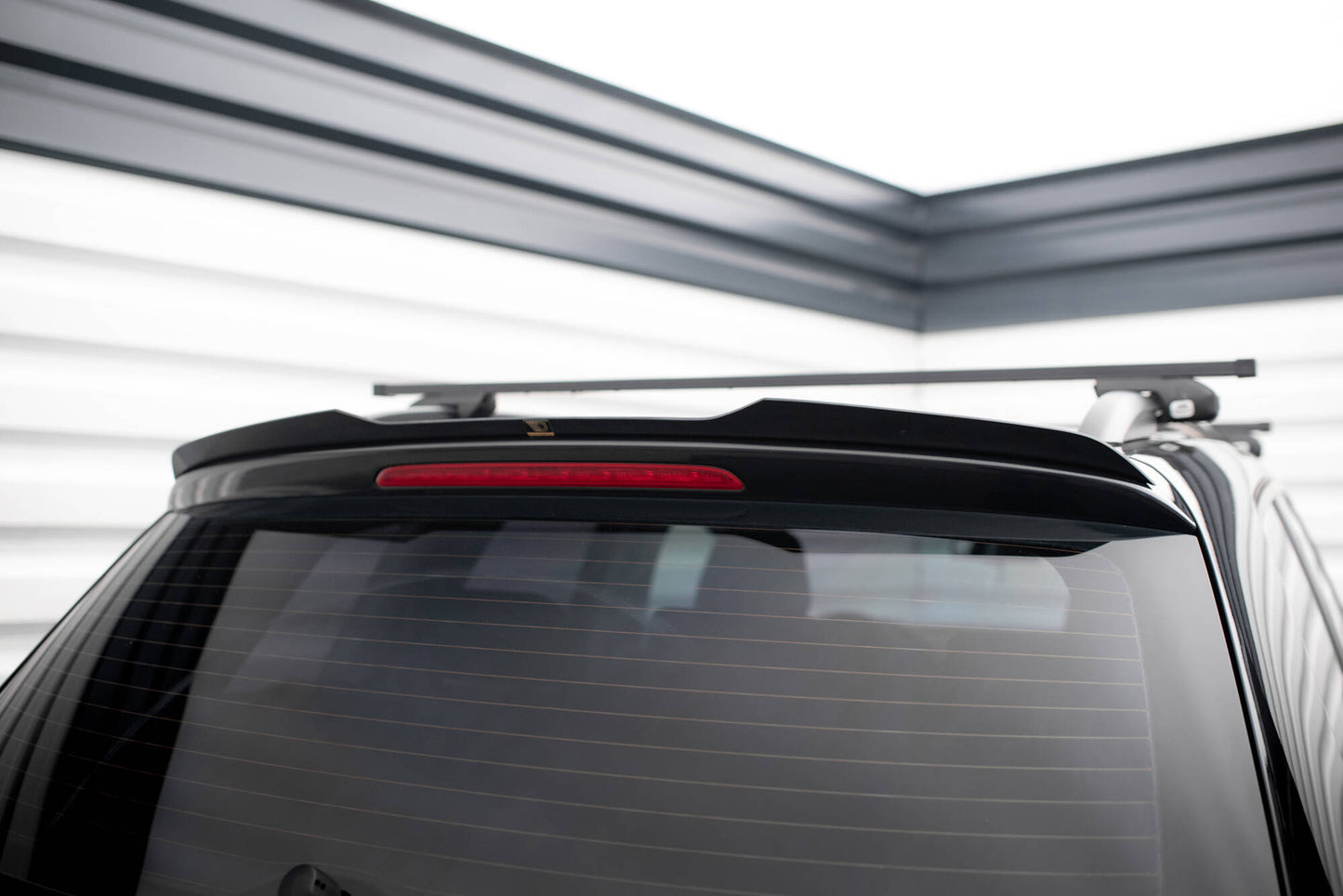 Spoiler cap volkswagen touareg mk2